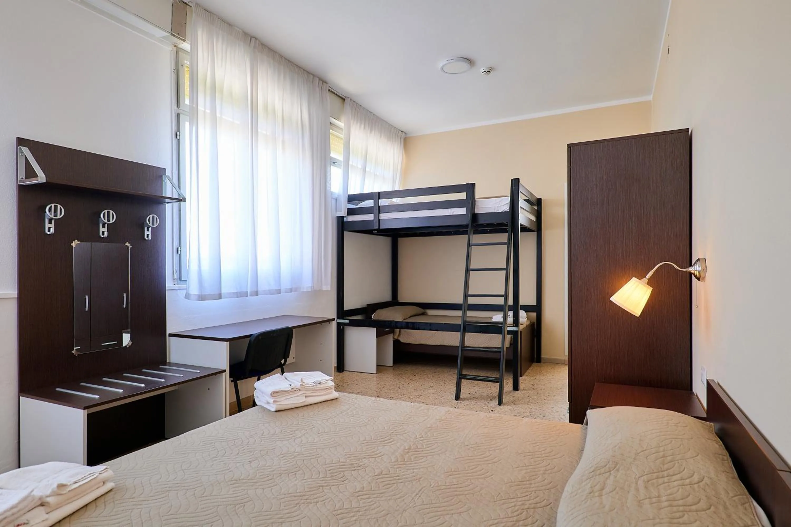 Bed in Soleē, Family Holidays & Hostelling