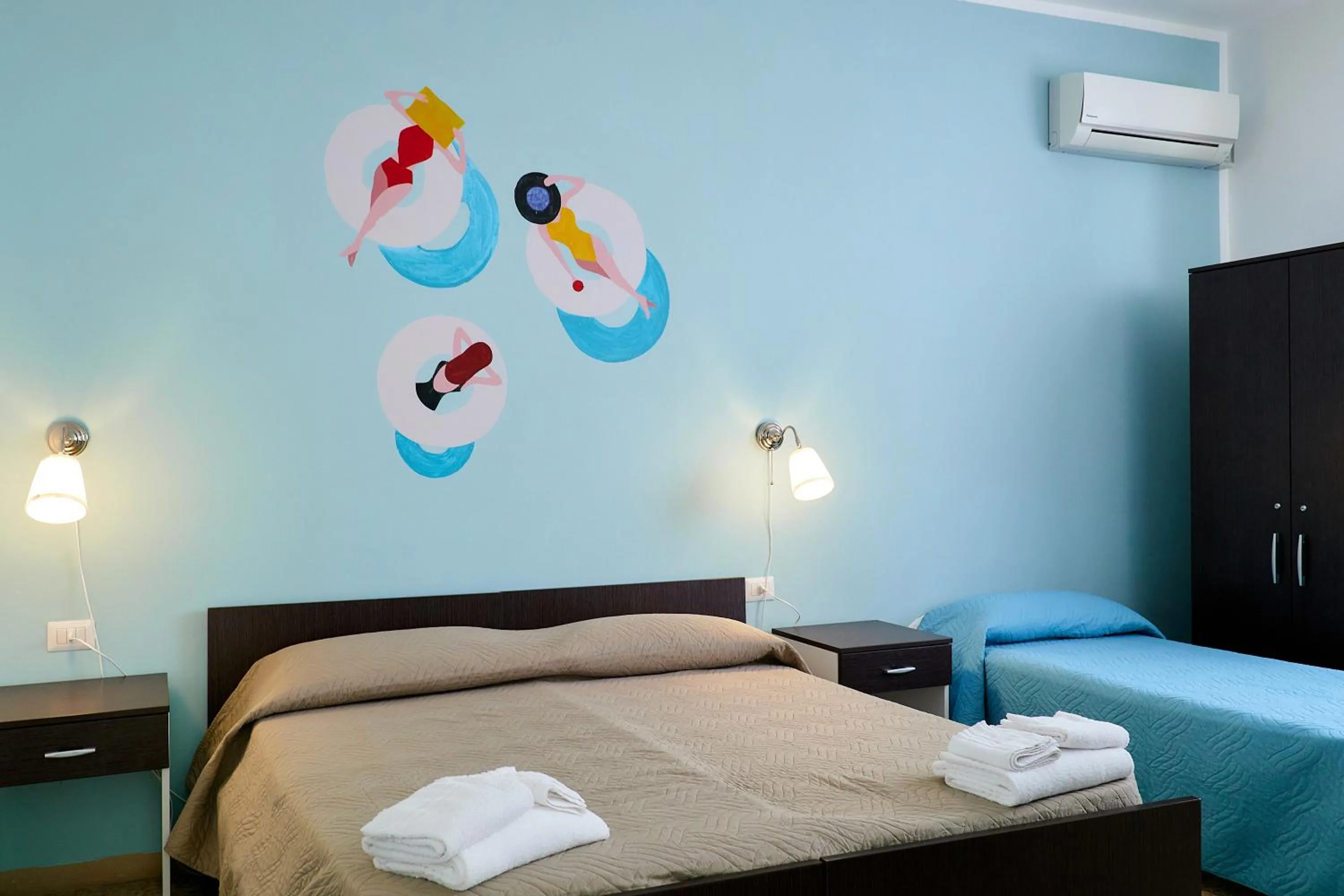 Bed in Soleē, Family Holidays & Hostelling