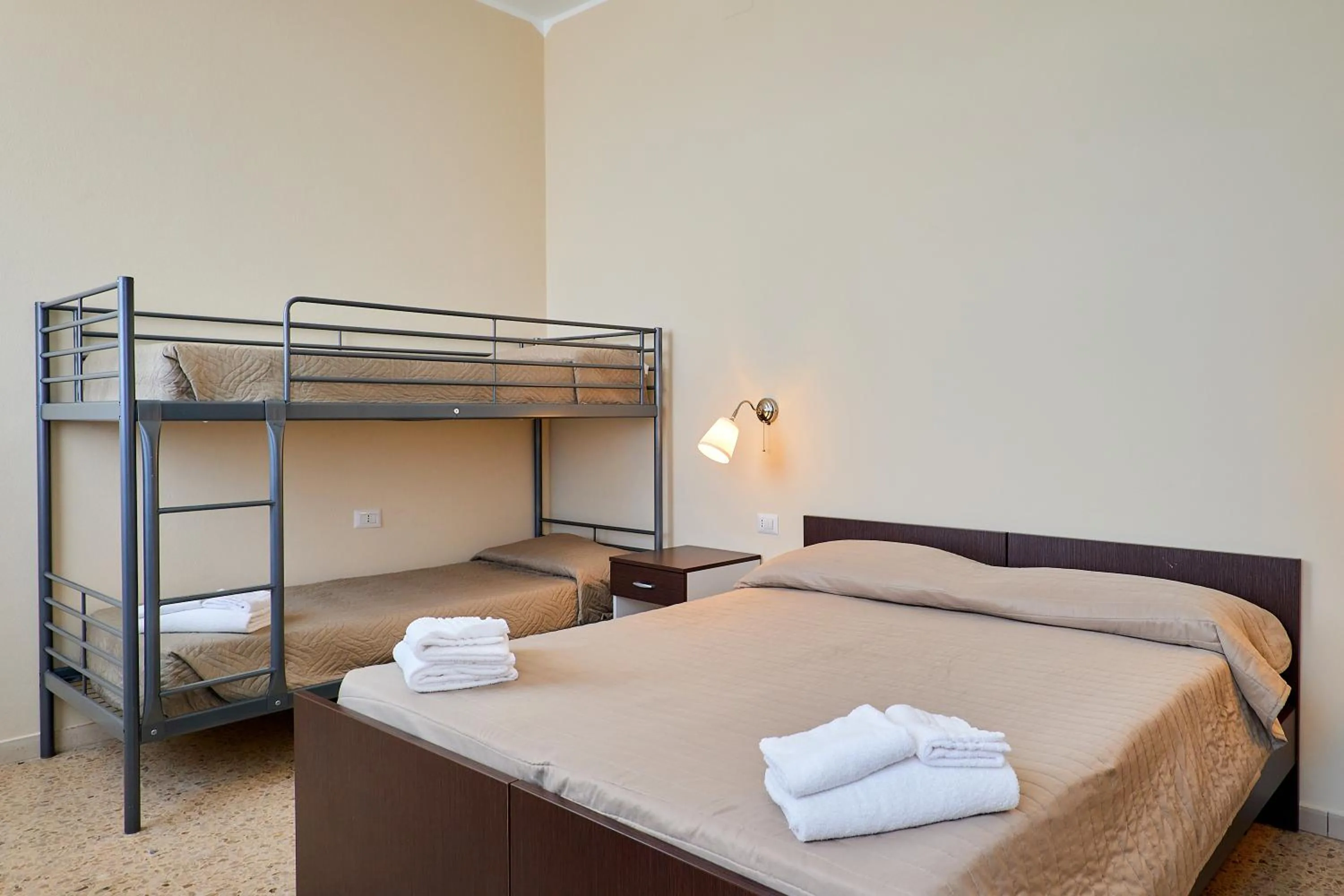 Bed in Soleē, Family Holidays & Hostelling