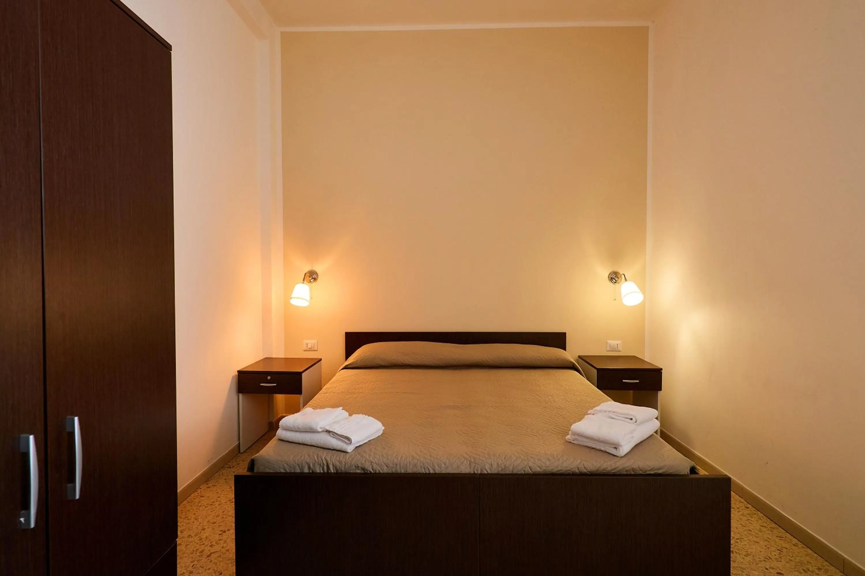 Bed in Soleē, Family Holidays & Hostelling