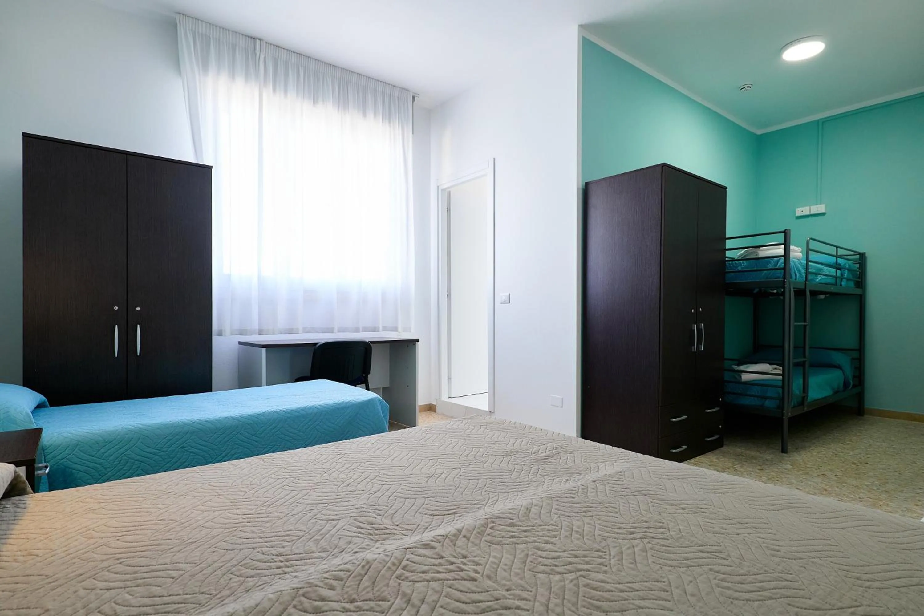 Bed in Soleē, Family Holidays & Hostelling