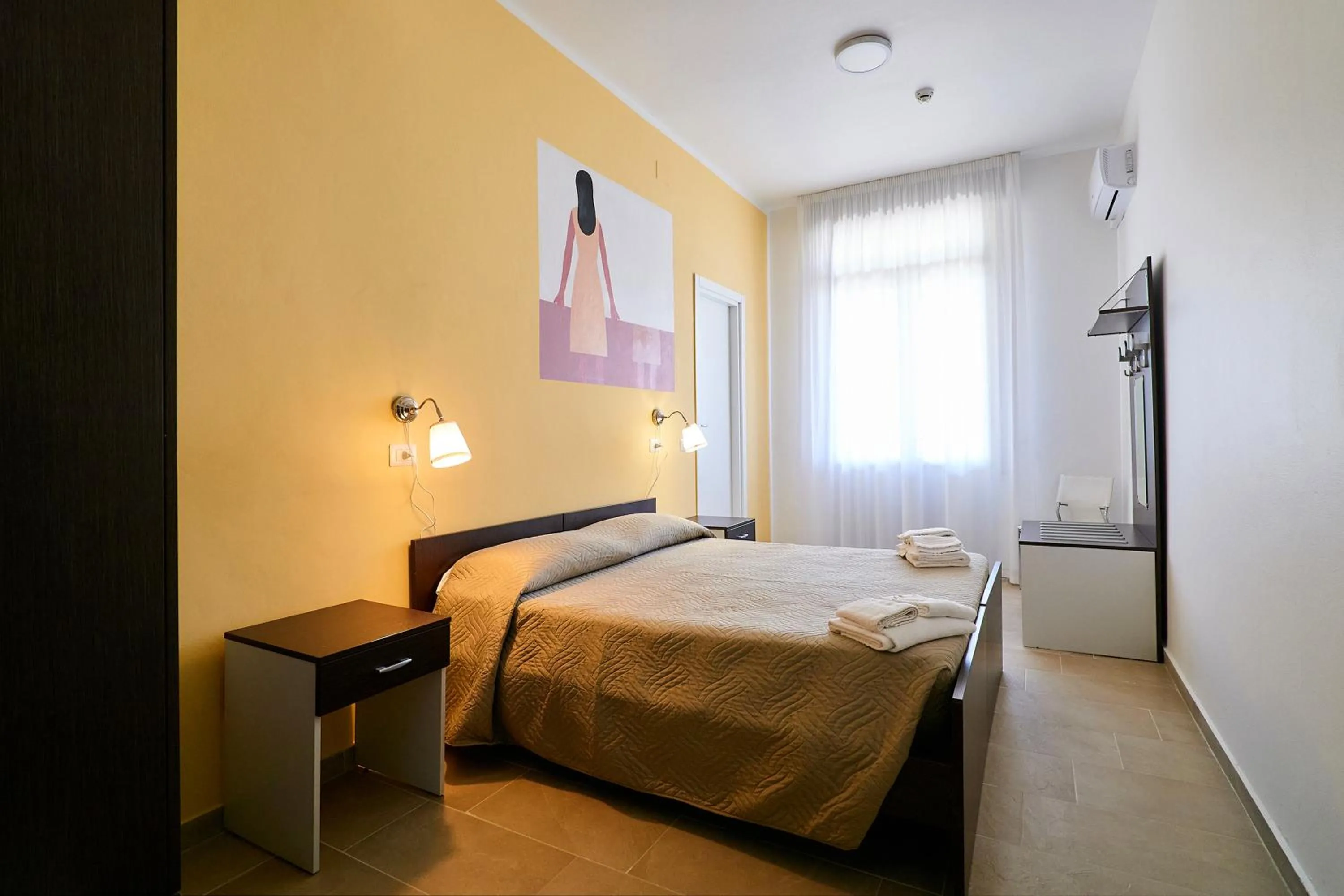 Bed in Soleē, Family Holidays & Hostelling