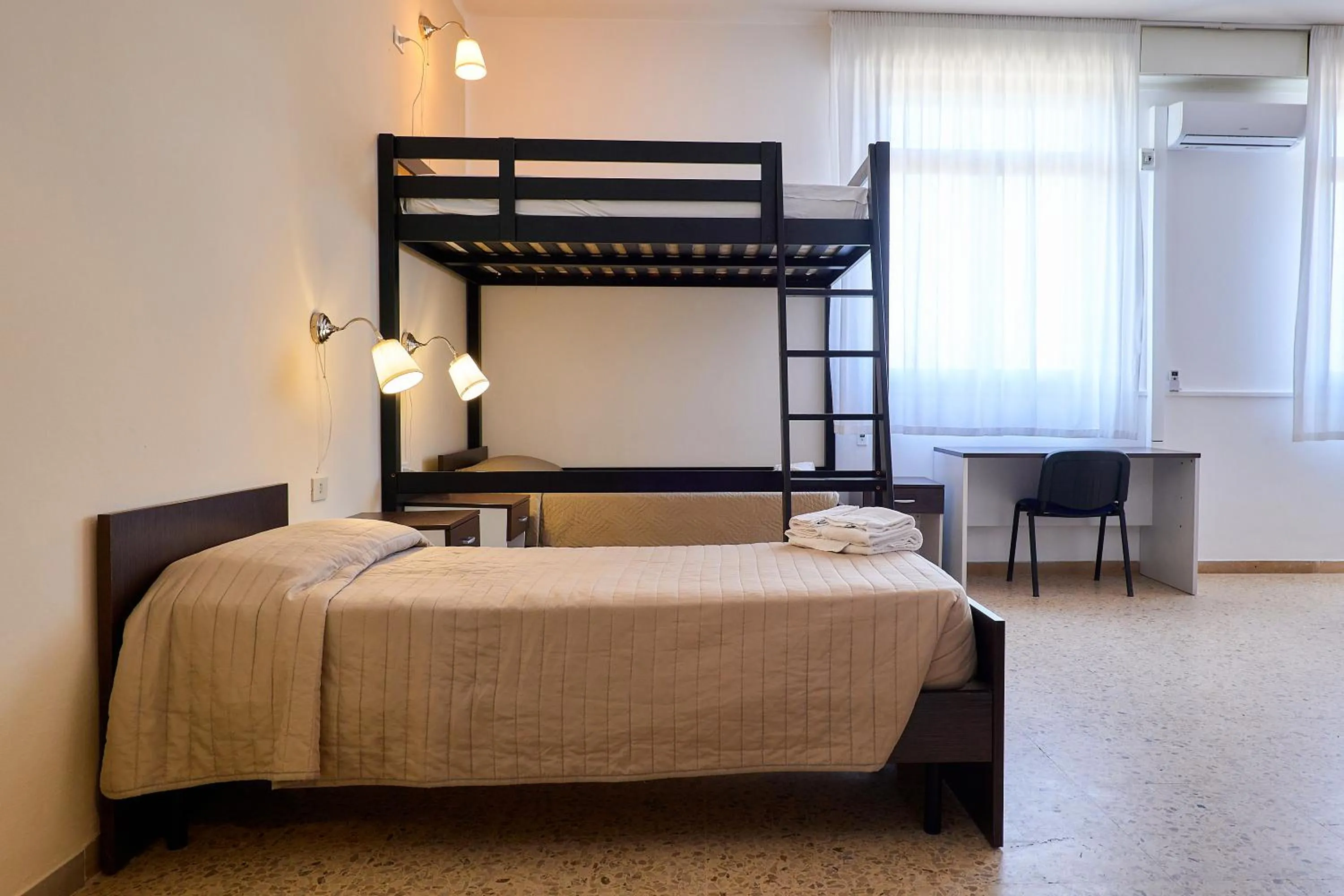 Bed in Soleē, Family Holidays & Hostelling