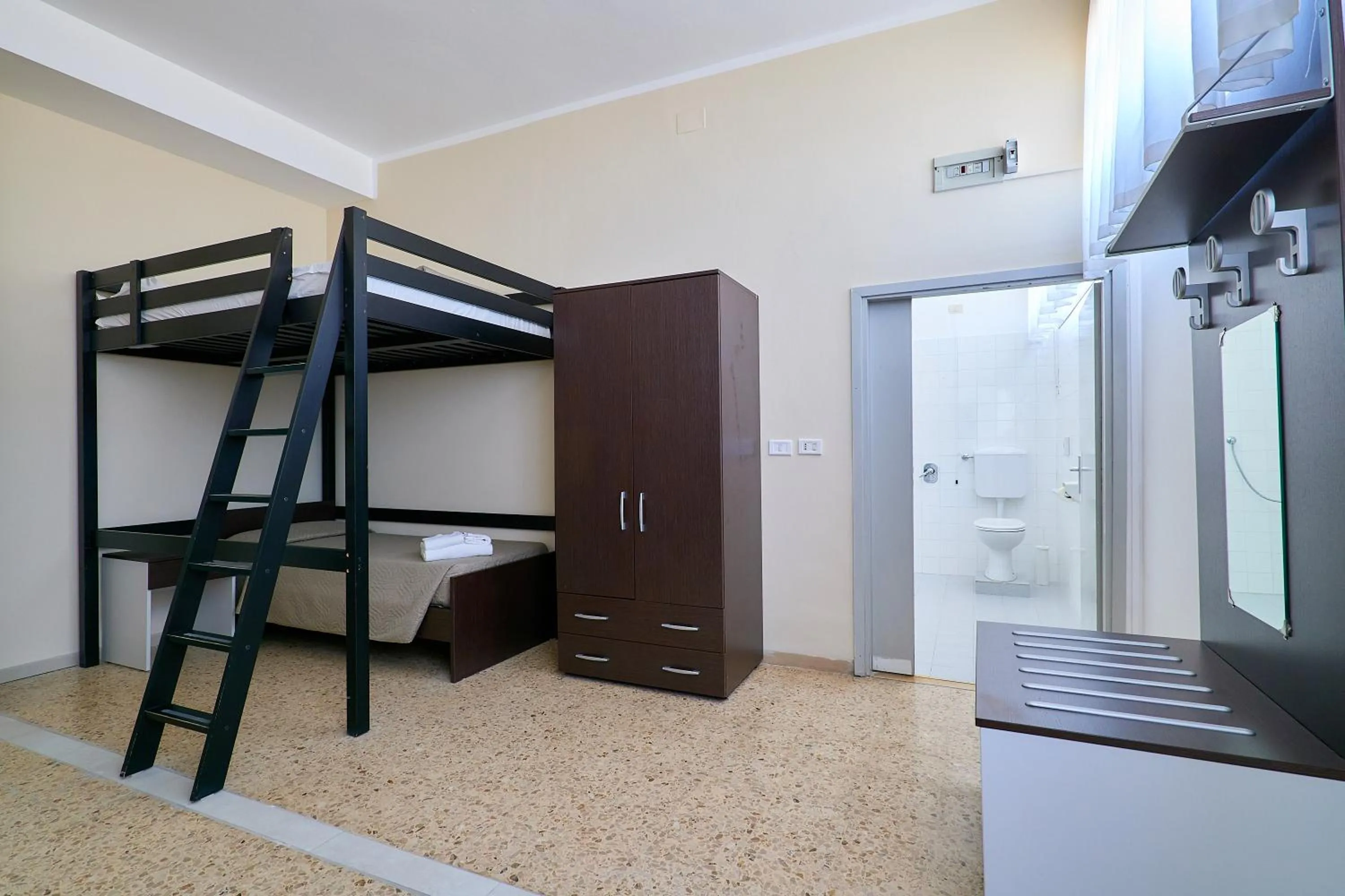 Bed in Soleē, Family Holidays & Hostelling