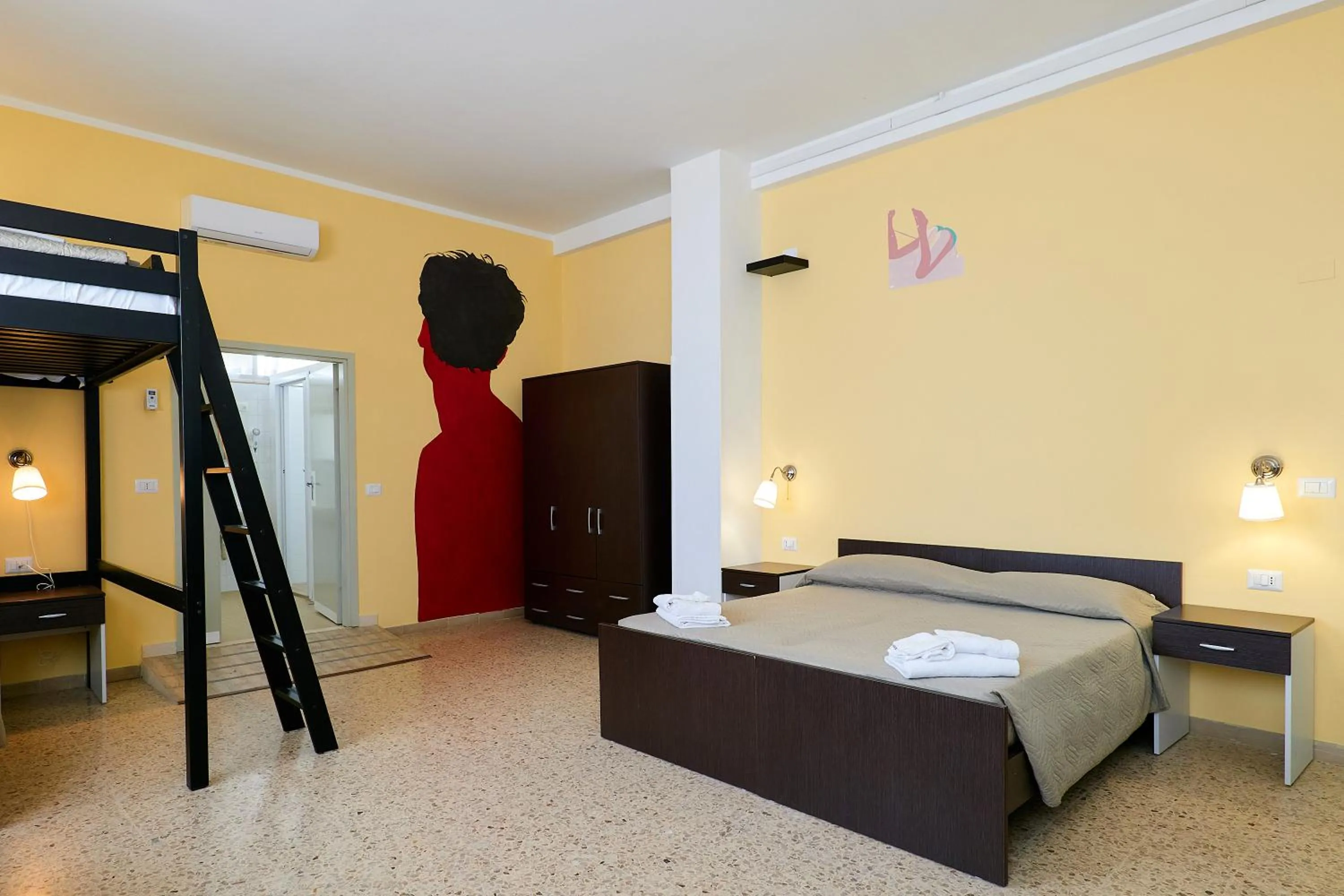 Bed in Soleē, Family Holidays & Hostelling