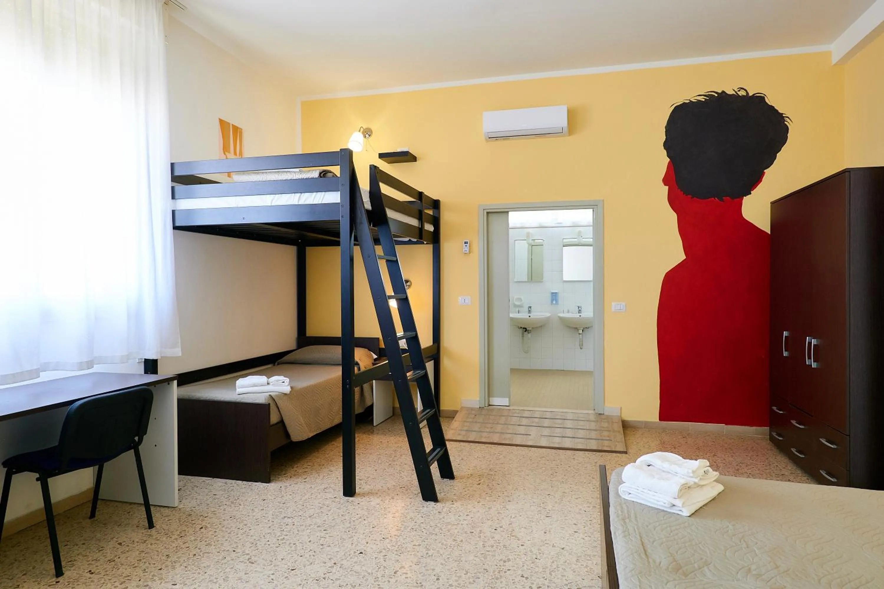 Bed in Soleē, Family Holidays & Hostelling