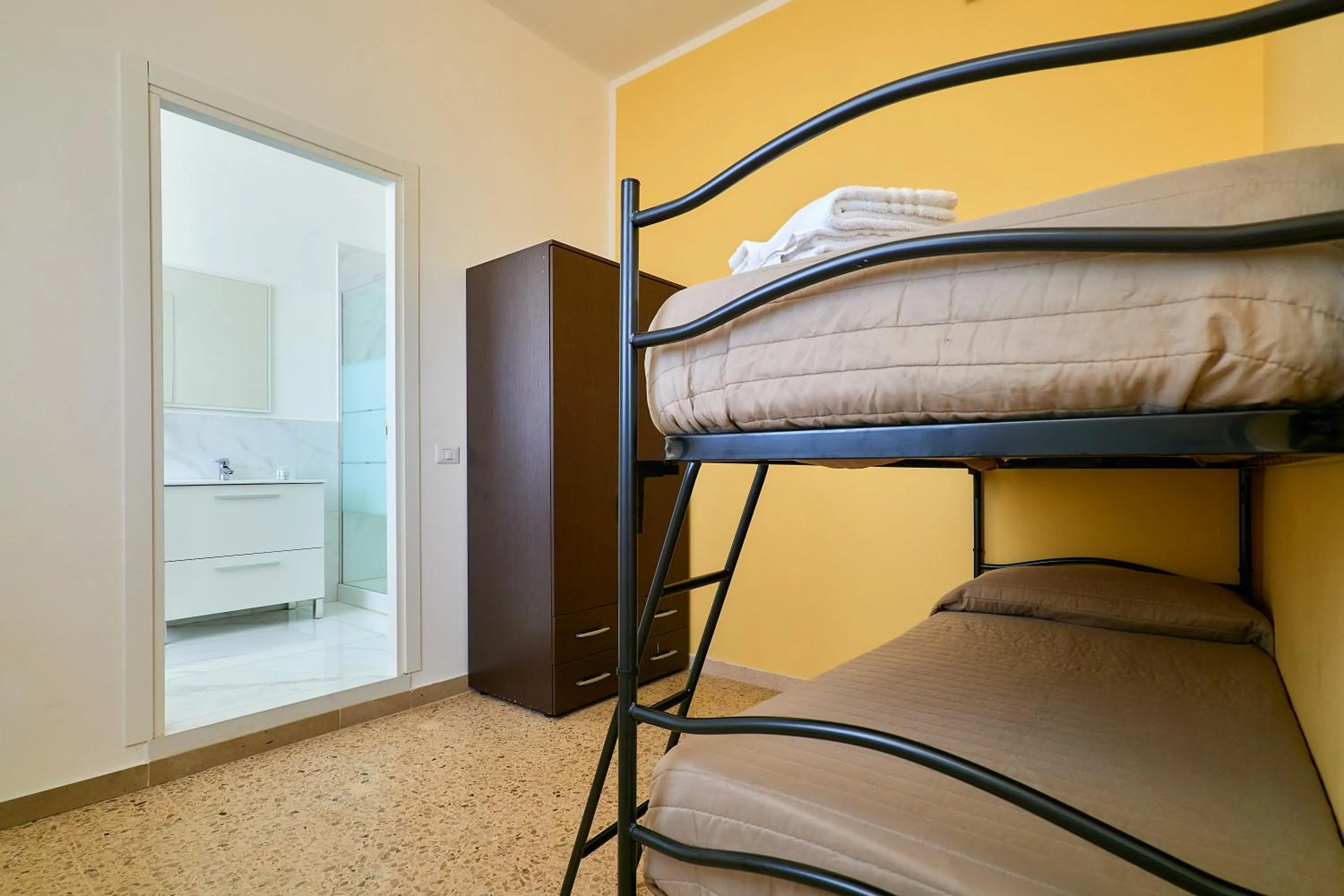Bed in Soleē, Family Holidays & Hostelling