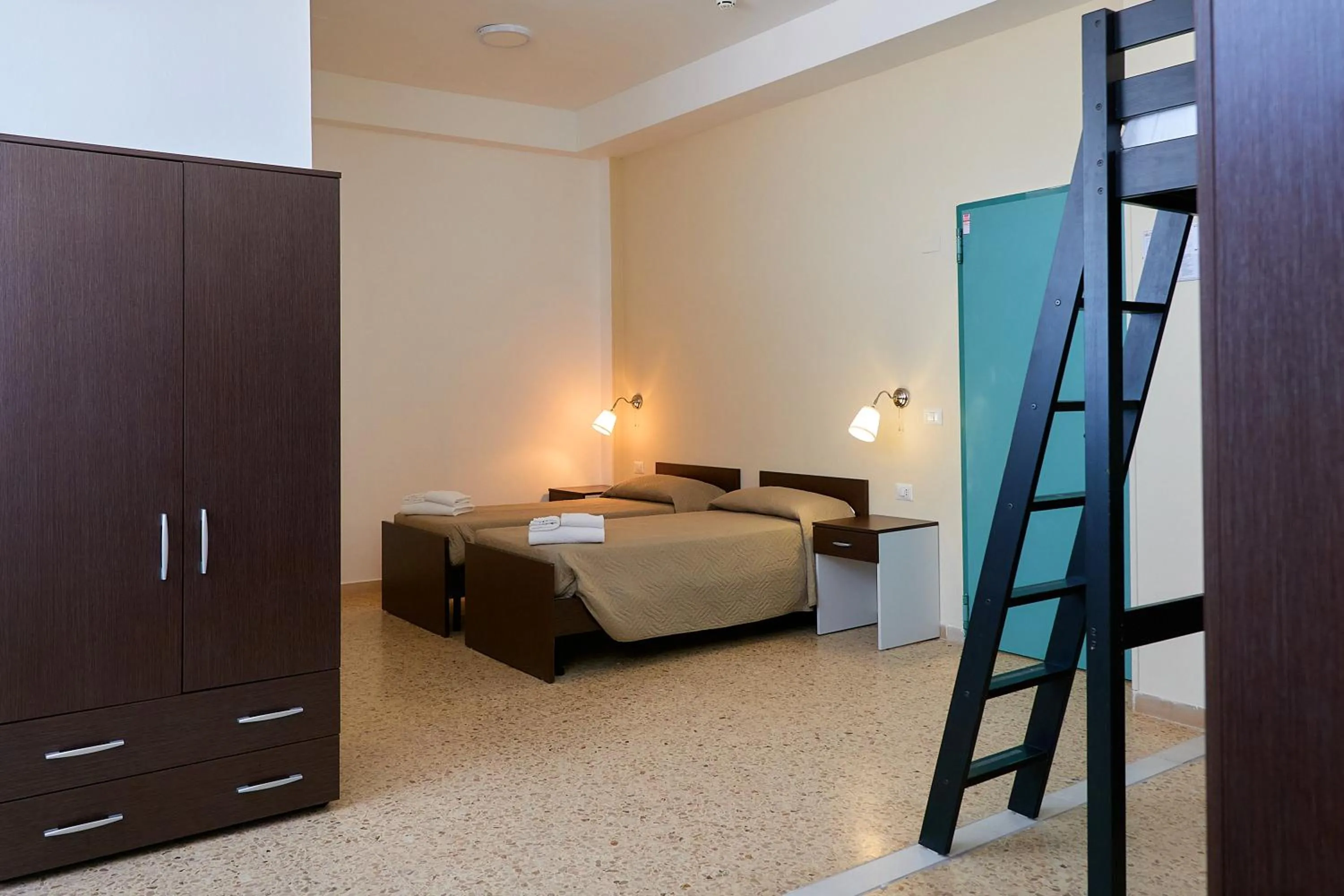 Bed in Soleē, Family Holidays & Hostelling
