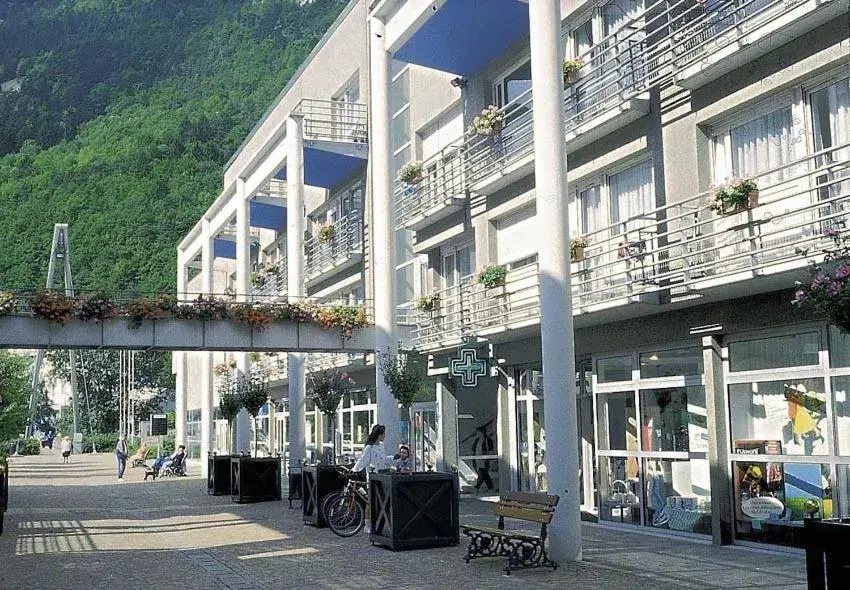 RESIDENCE Rive Droite RESIDENCE Rive Droite