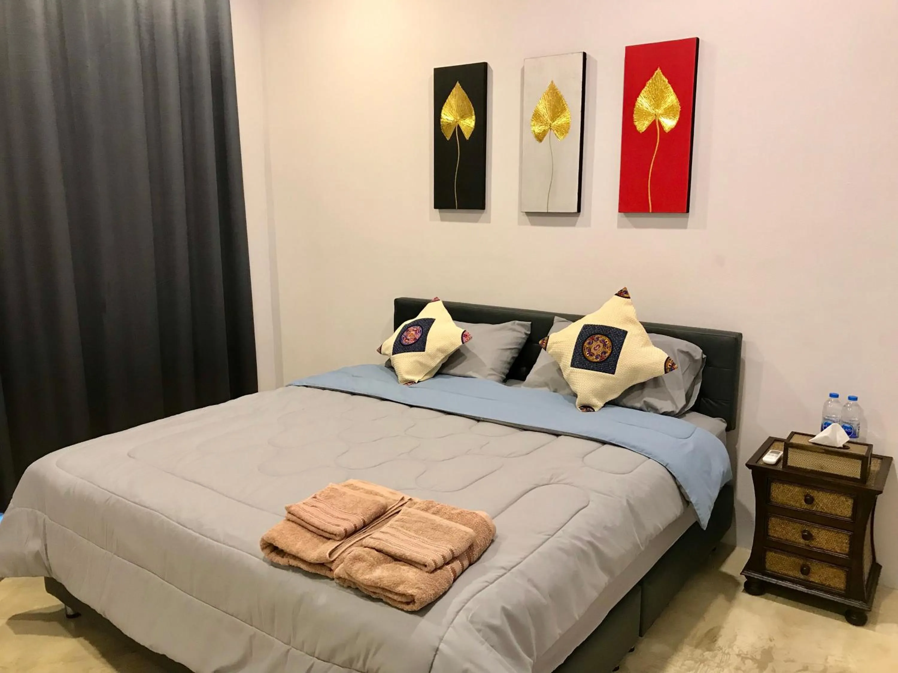 Photo of the whole room, Bed in Aly’s house