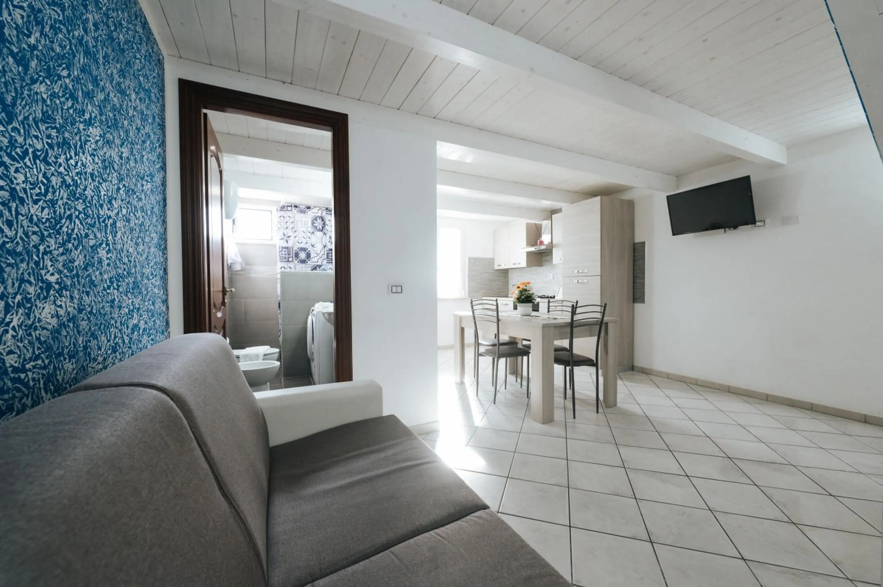 Communal lounge/ TV room in Gioema