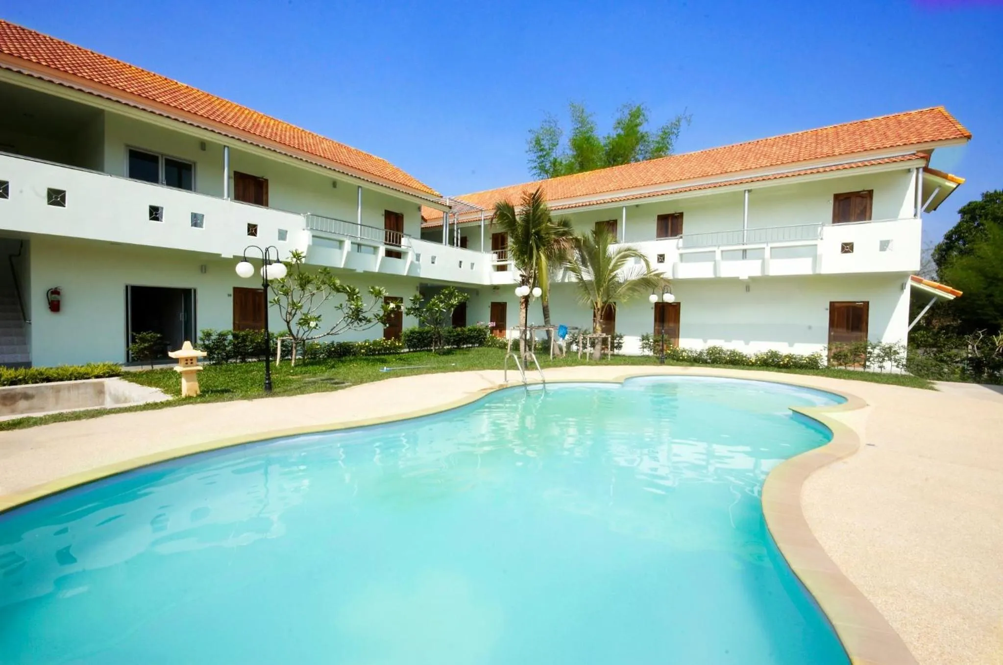 Swimming pool in Srikij GardenHome Resort