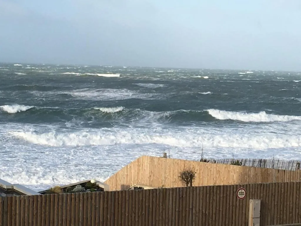 Beach in "La Cabine" atypique, vue mer à la VILLA PLEIN VENT
