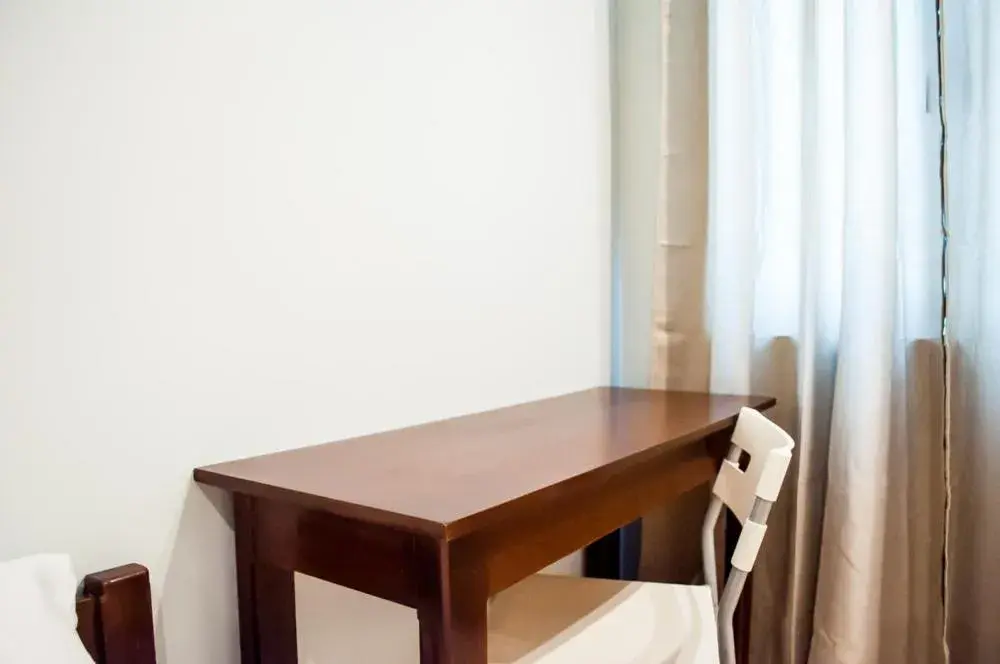 Classic Quadruple Room in Seasons Hotel Sablayan Classic Quadruple Room in Seasons Hotel Sablayan