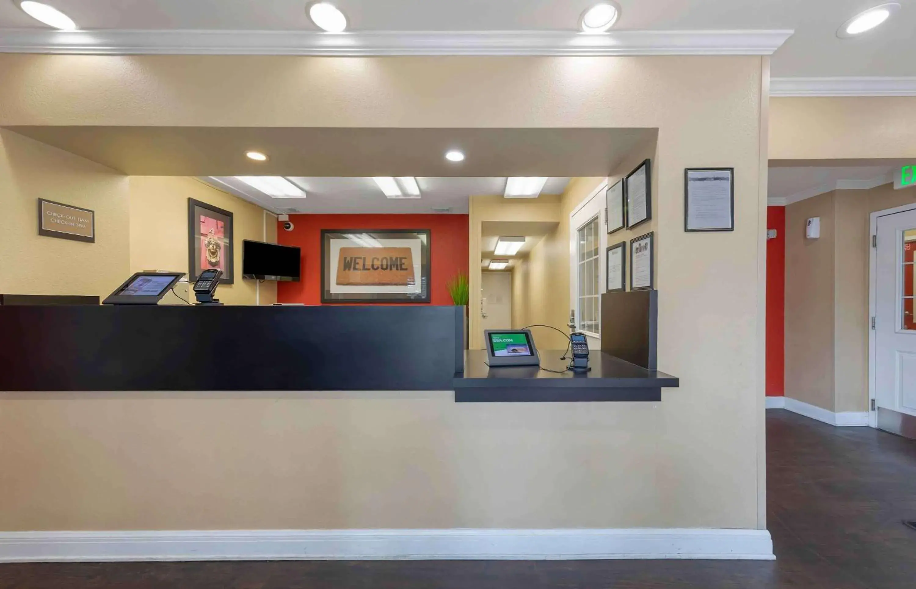 Lobby or reception in Extended Suites - Orange County - Brea Lobby or reception in Extended Suites - Orange County - Brea