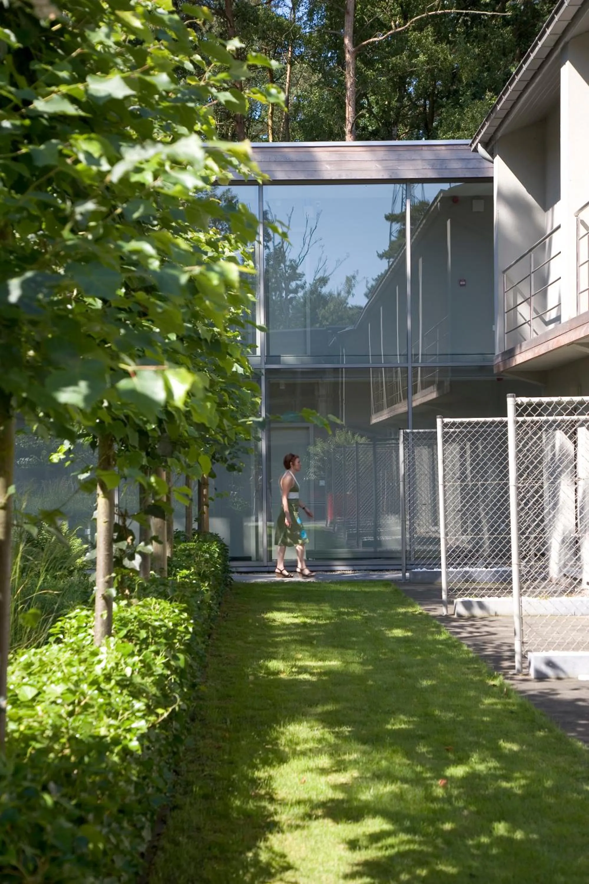 People in Hotel De Pits