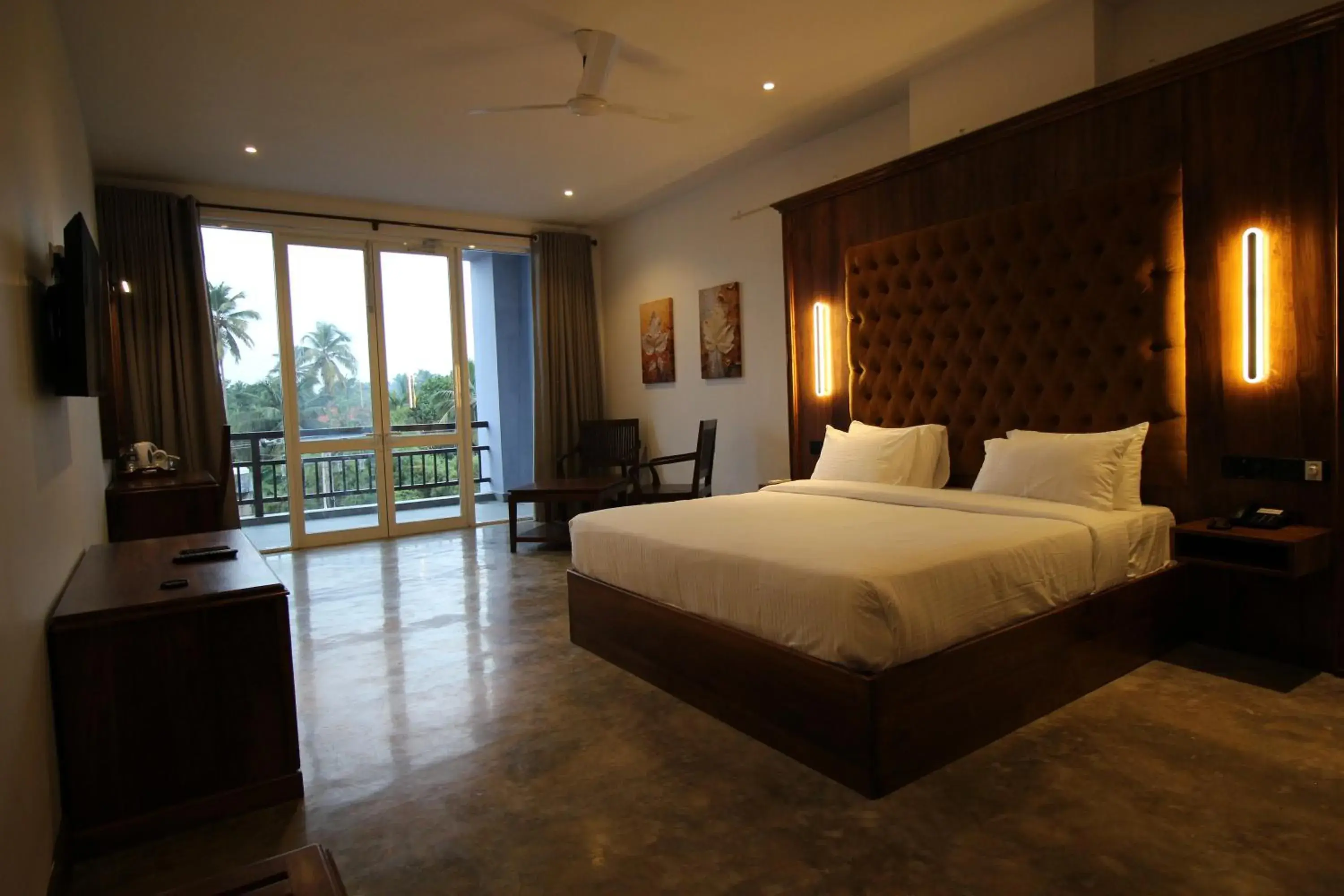 Bed in Hotel Refresh Blue Bed in Hotel Refresh Blue