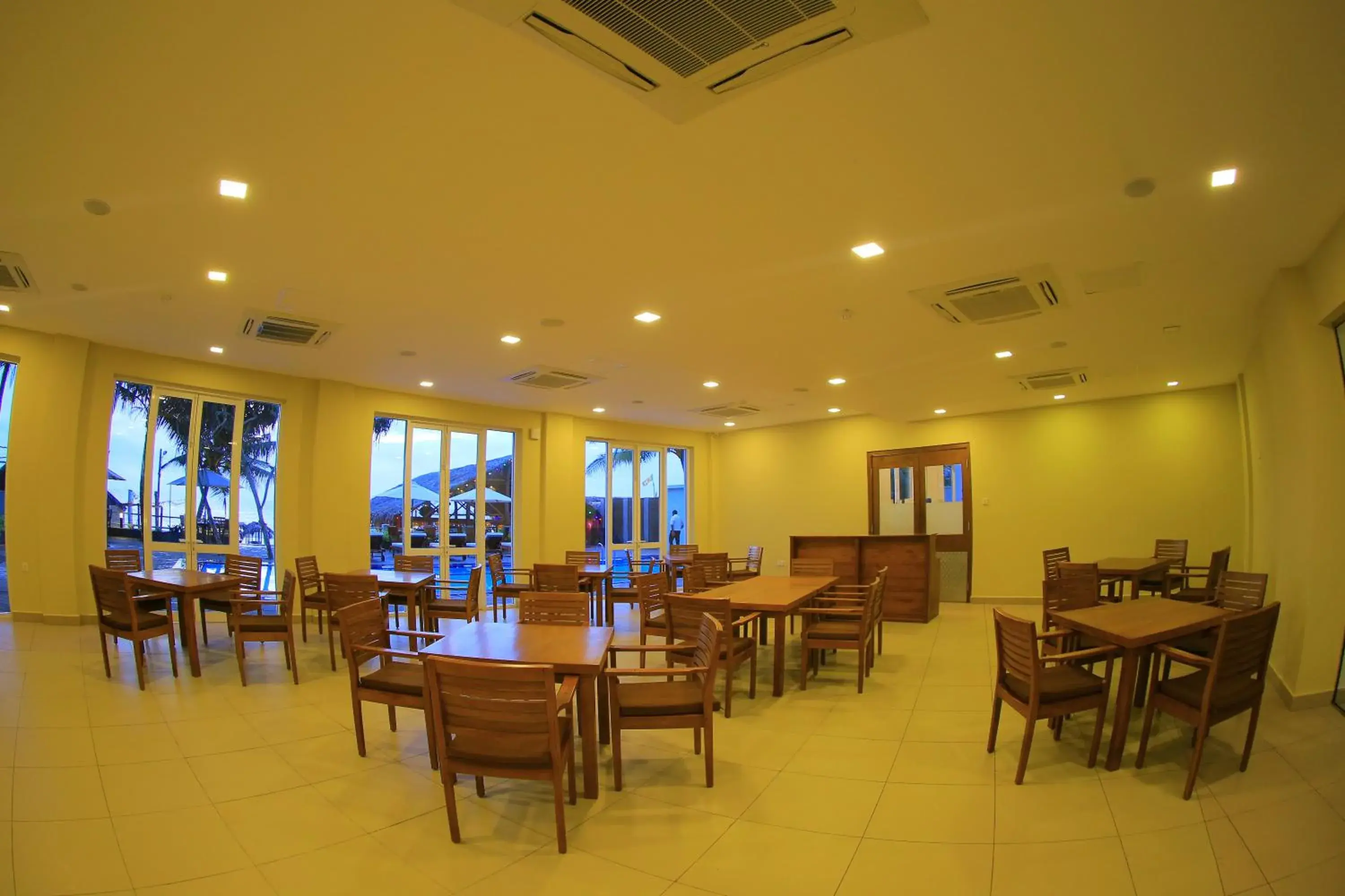 Restaurant/places to eat in Hotel Refresh Blue Restaurant/places to eat in Hotel Refresh Blue