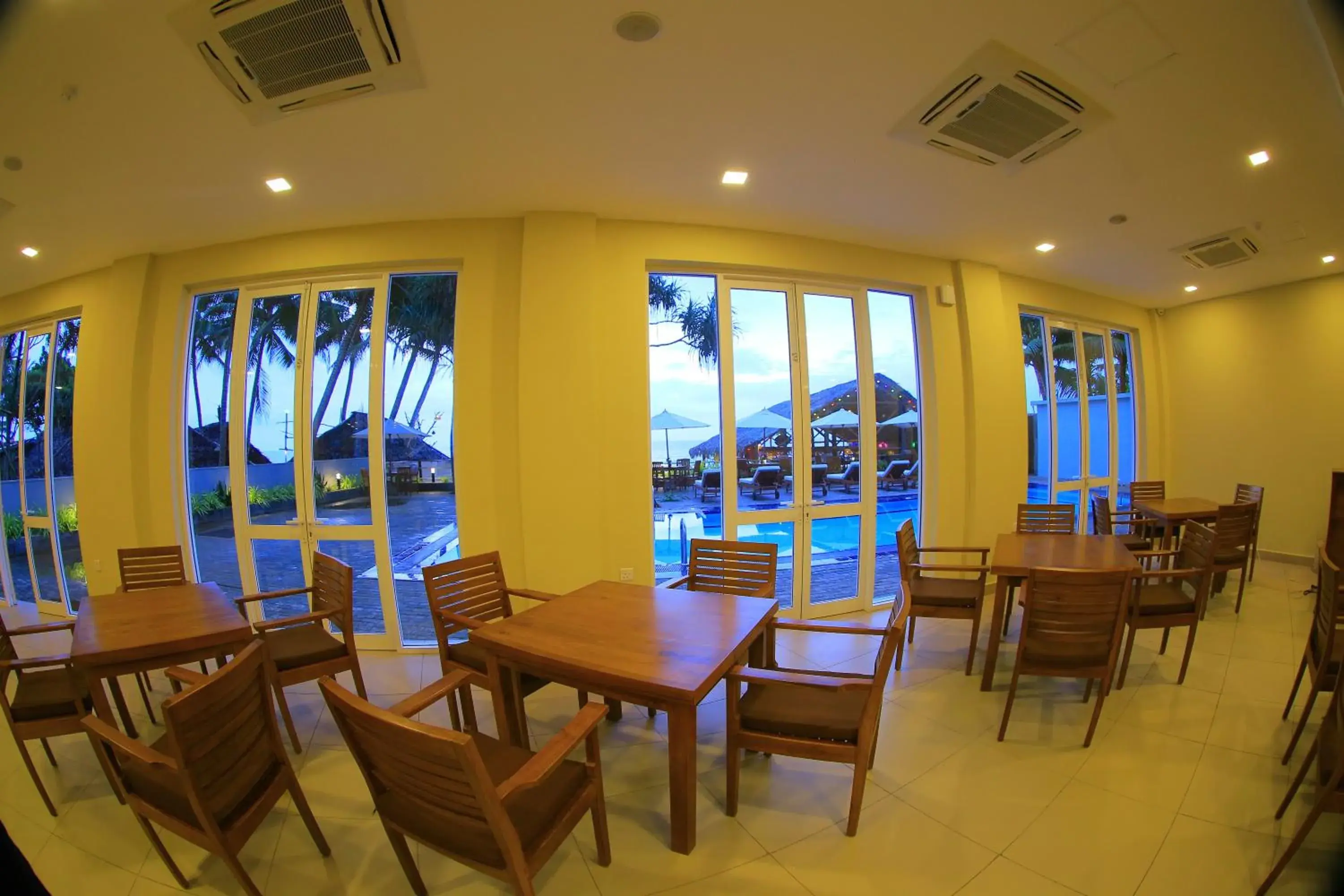 Restaurant/places to eat in Hotel Refresh Blue Restaurant/places to eat in Hotel Refresh Blue