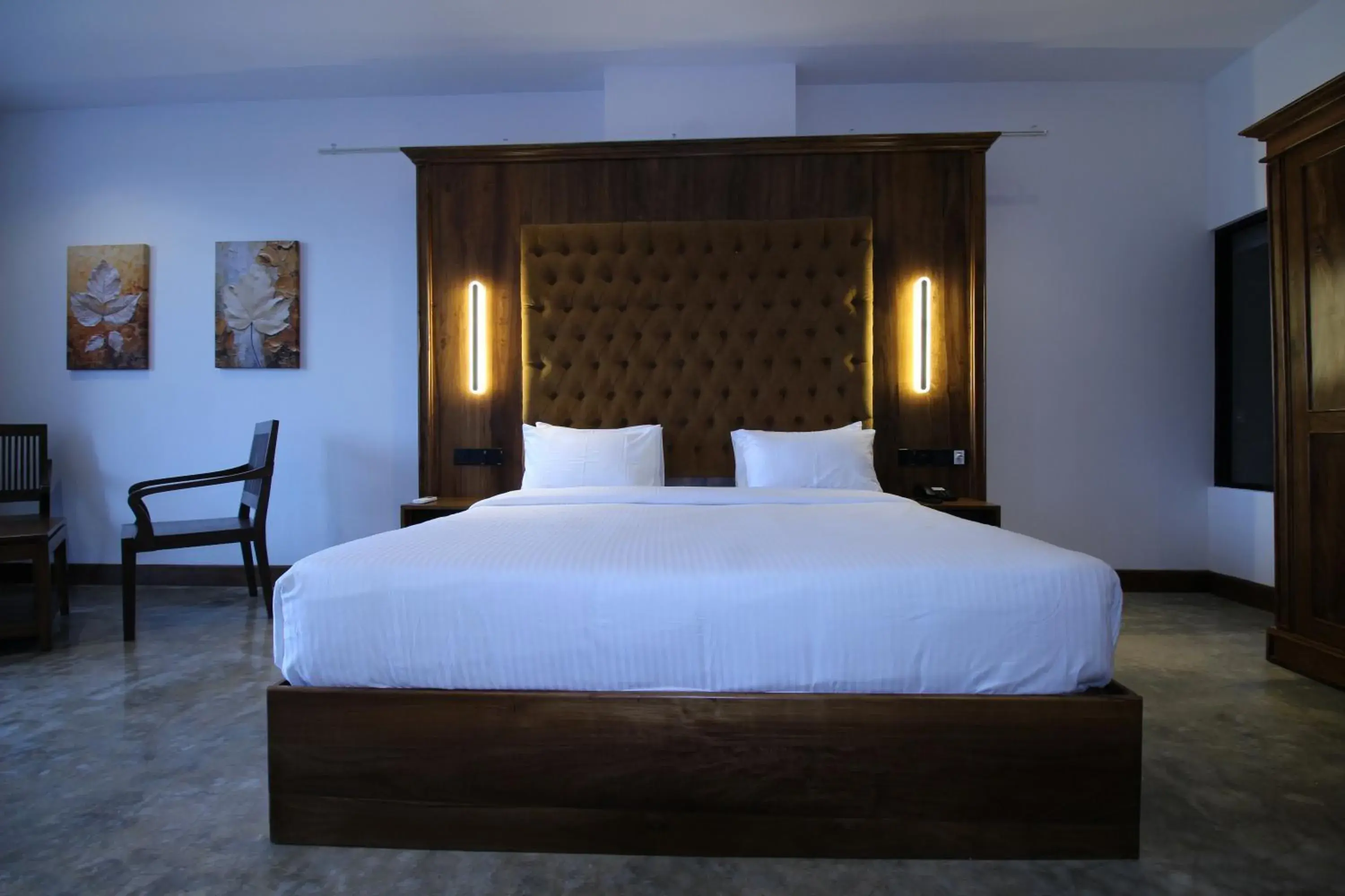 Bed in Hotel Refresh Blue Bed in Hotel Refresh Blue