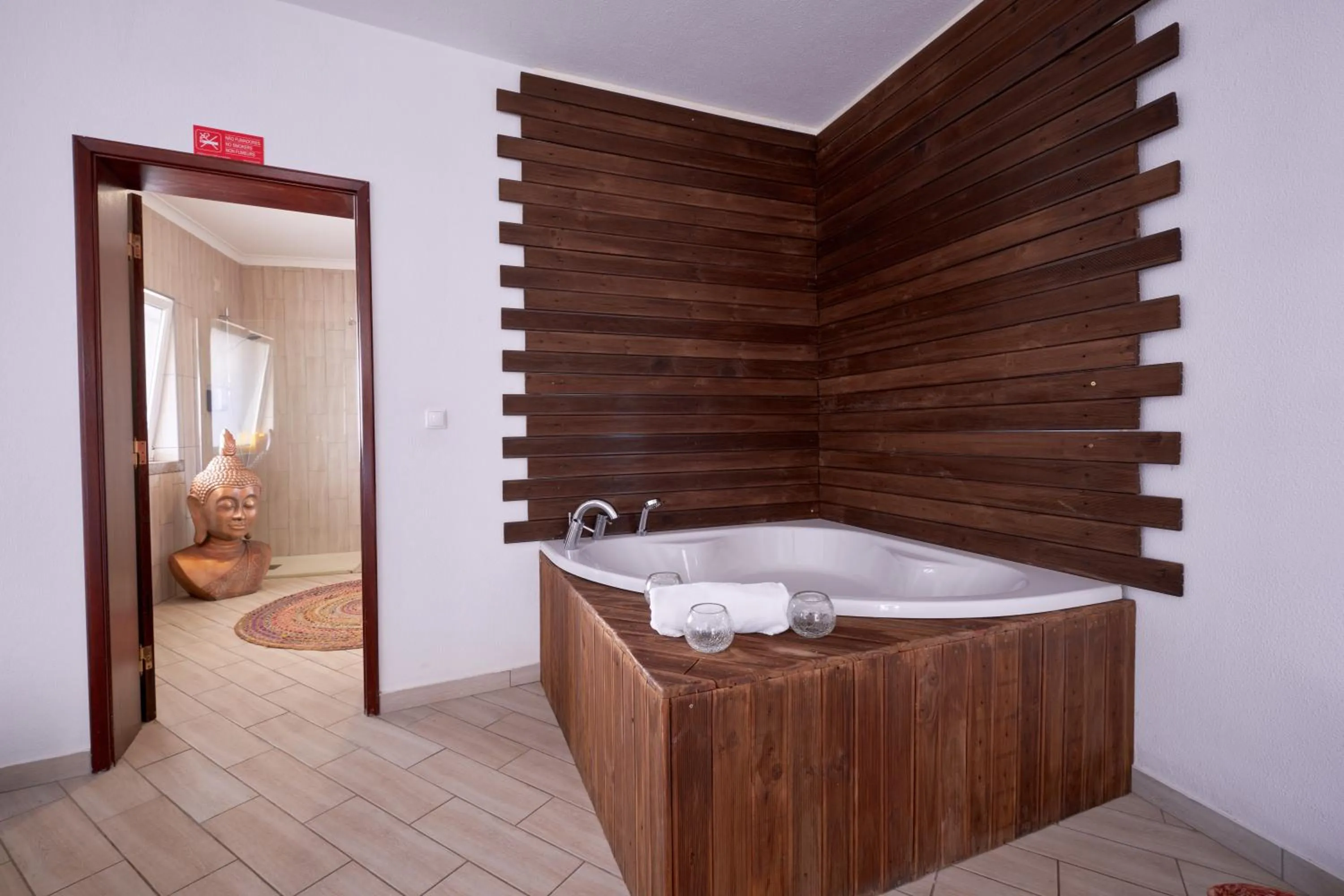 Bath in A Casa Branca - with Pool & Jacuzzi
