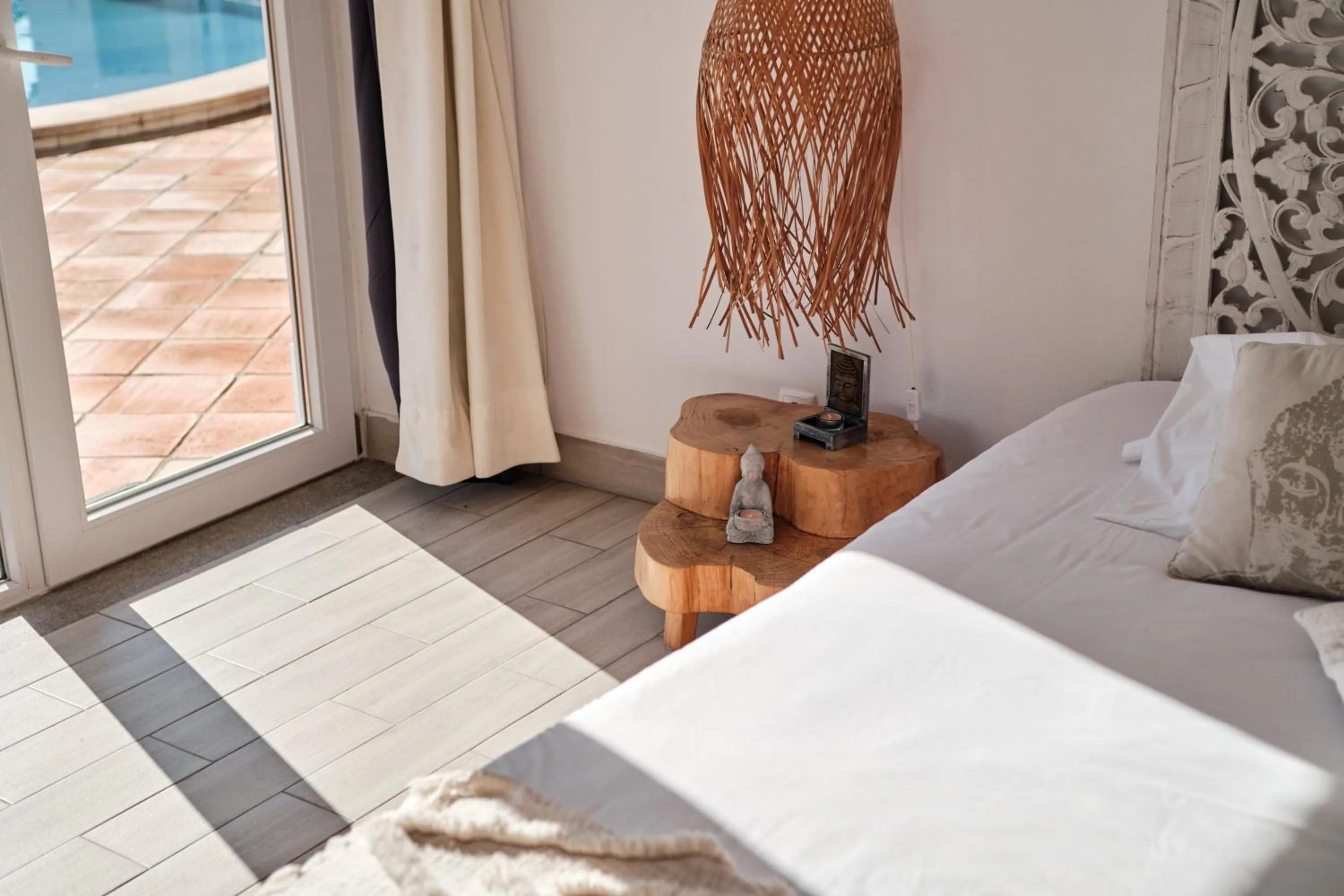 Photo of the whole room, Bed in A Casa Branca - with Pool & Jacuzzi