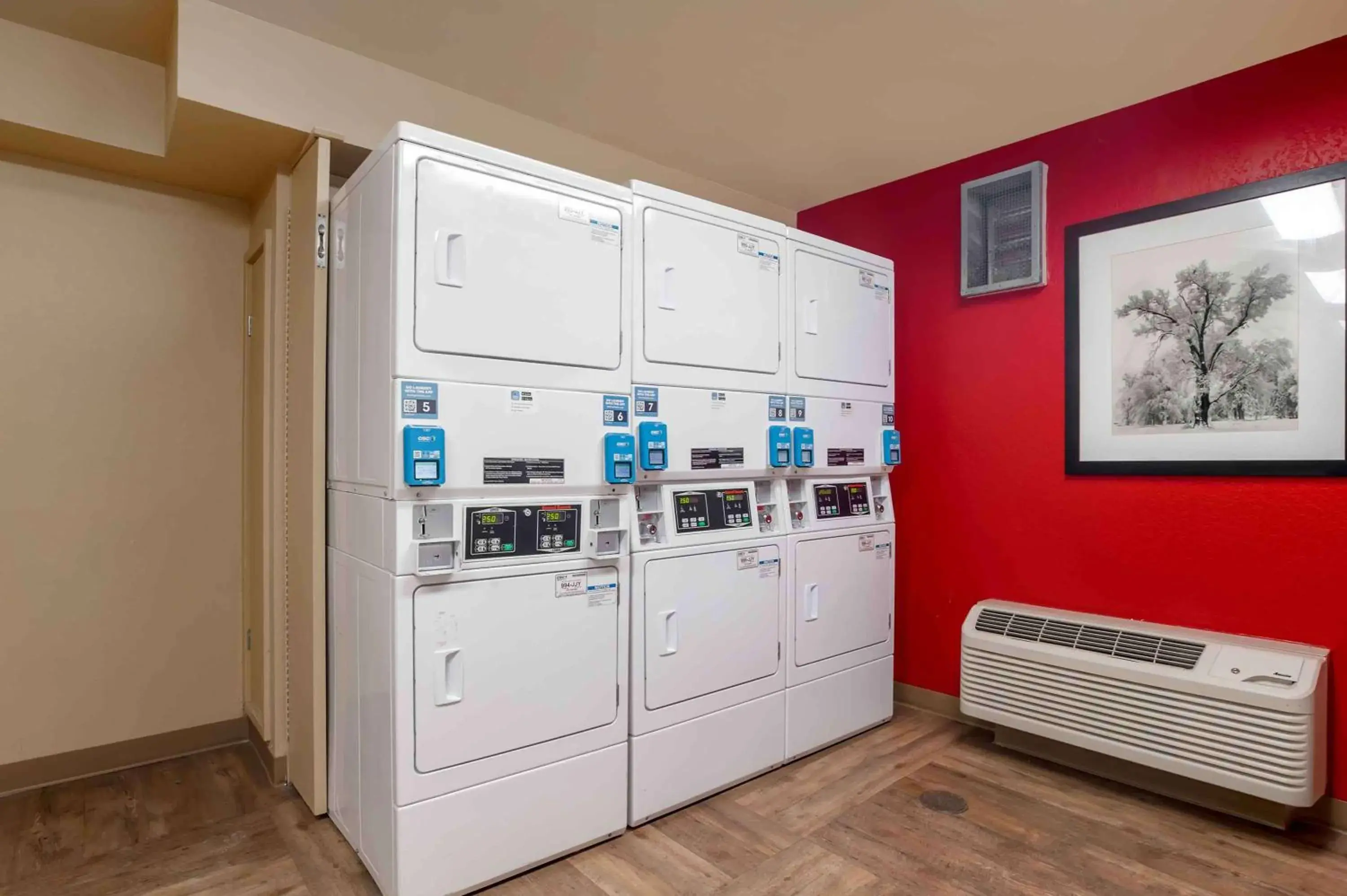 Property building in Extended Stay America Suites - Orange County - Lake Forest Property building in Extended Stay America Suites - Orange County - Lake Forest