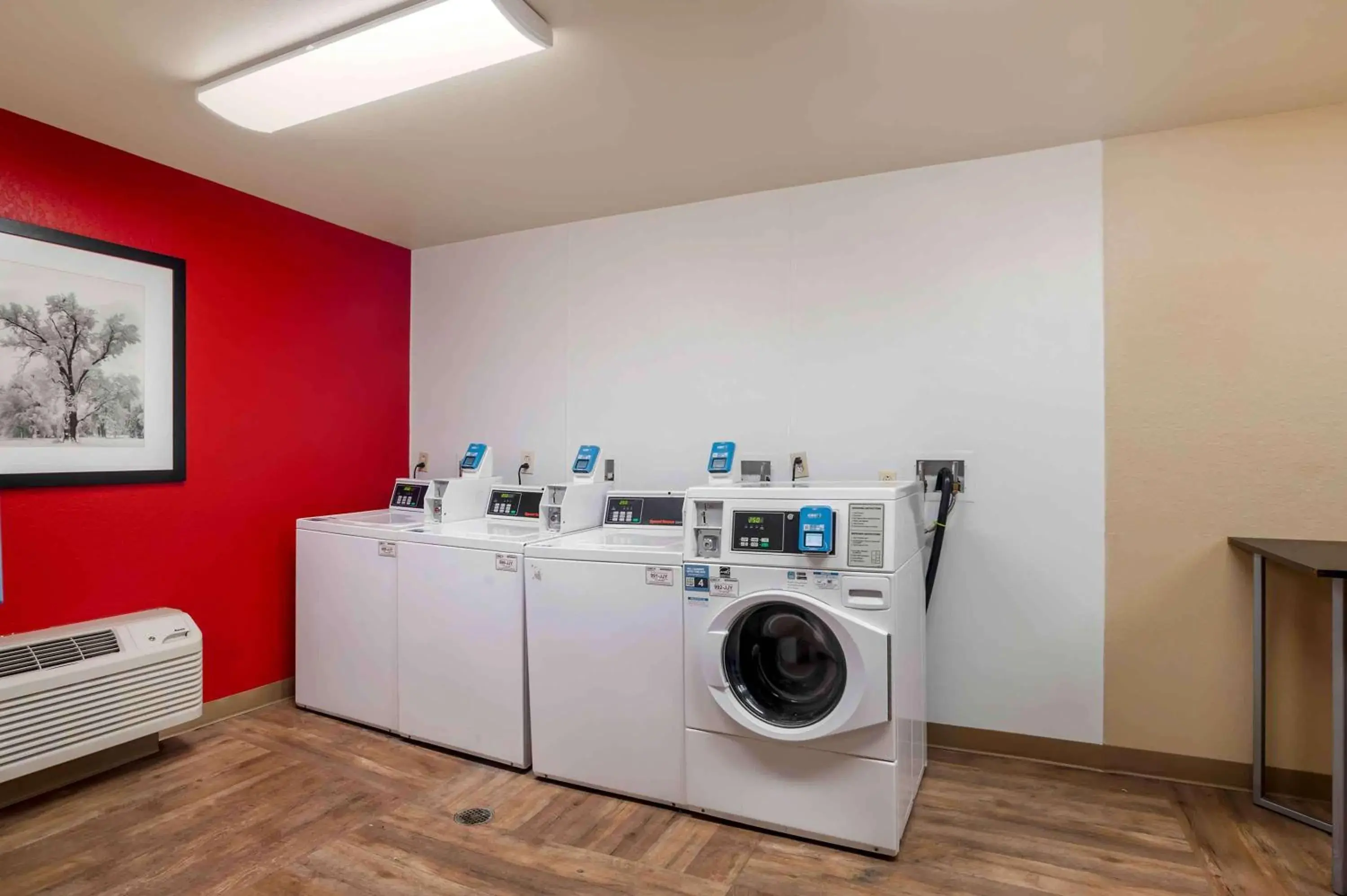 Property building in Extended Stay America Suites - Orange County - Lake Forest Property building in Extended Stay America Suites - Orange County - Lake Forest