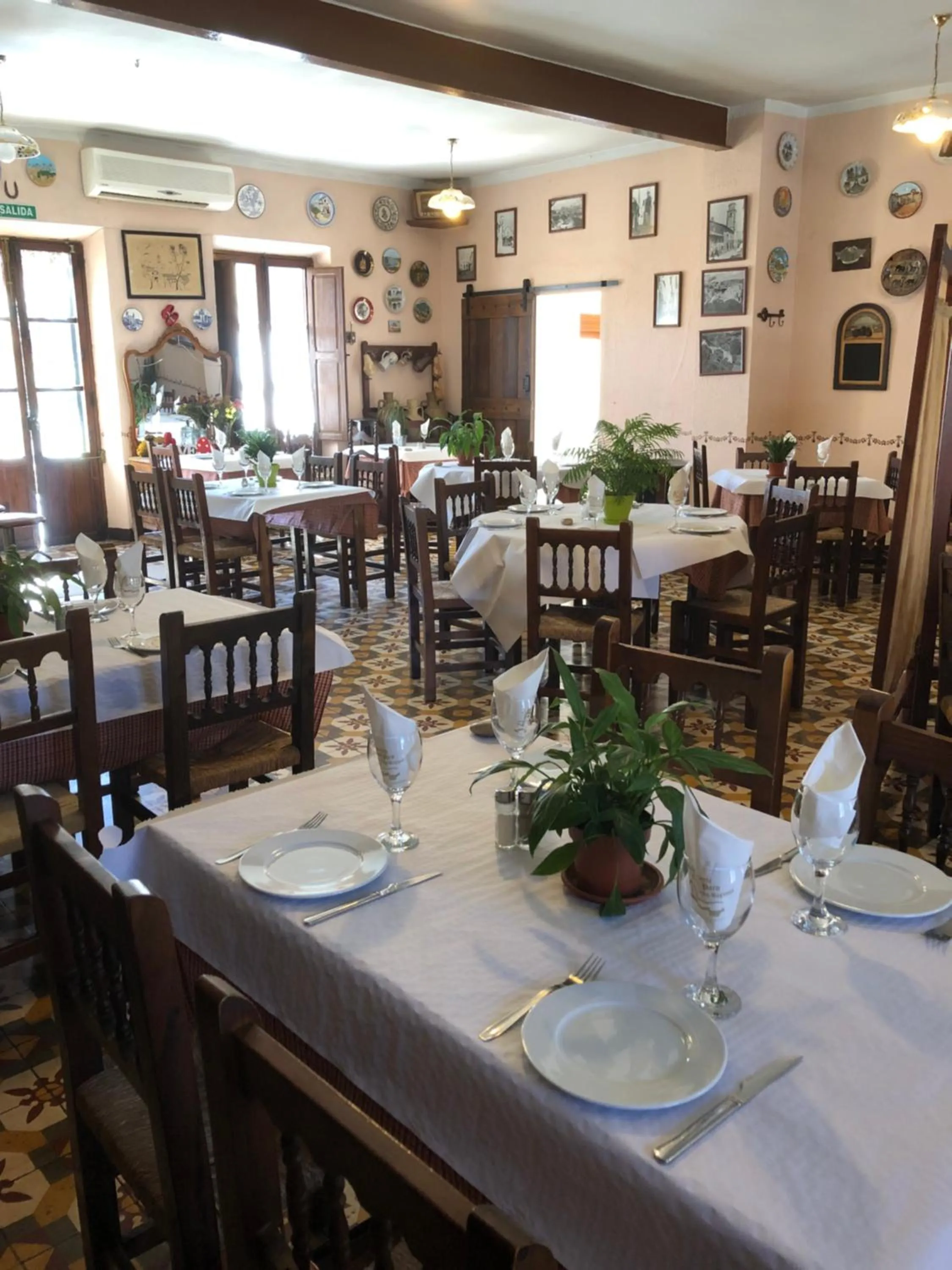 Restaurant/places to eat in Nasilvana Hotel & Spa Adults Only