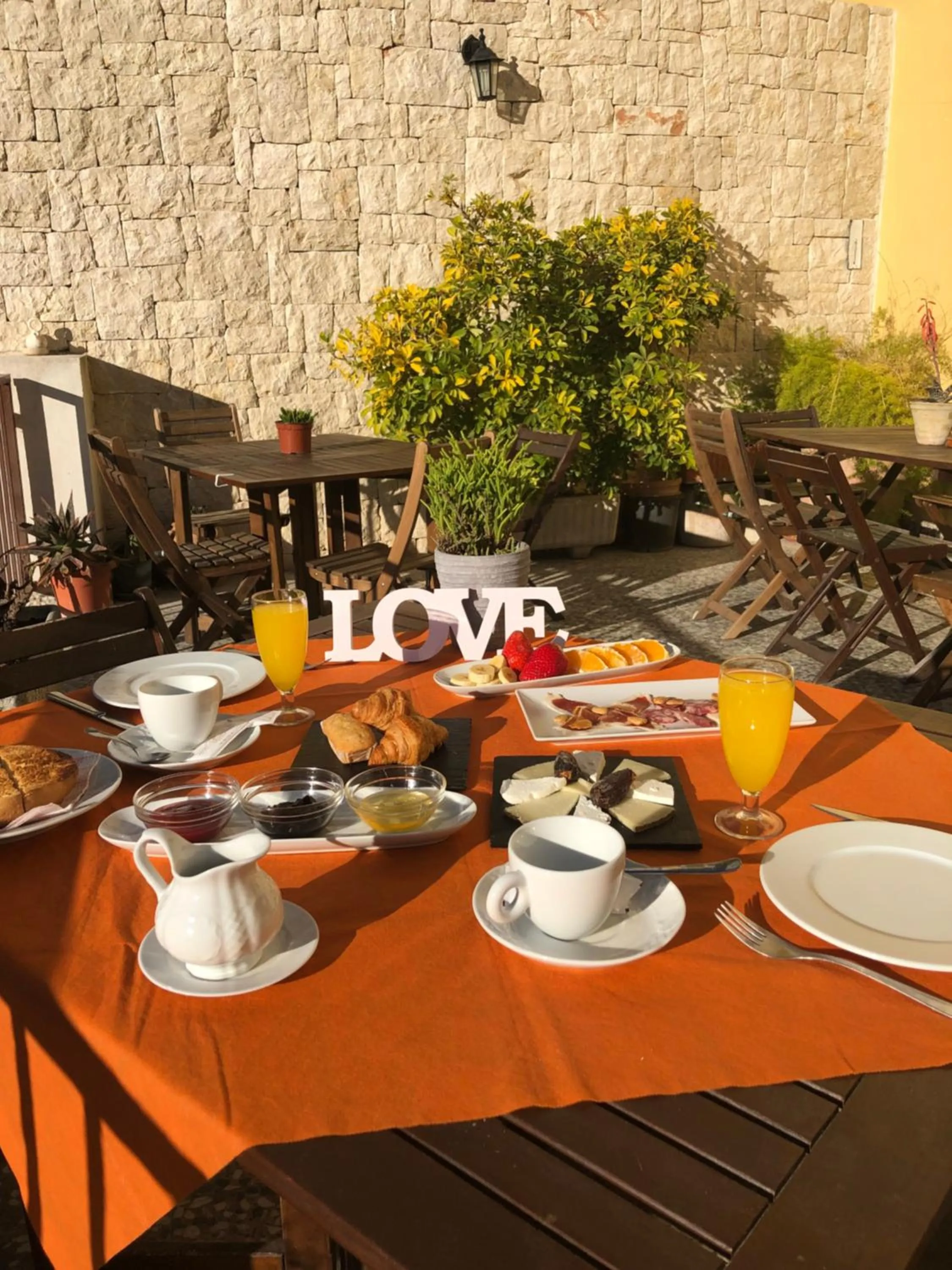 Restaurant/places to eat in Nasilvana Hotel & Spa Adults Only