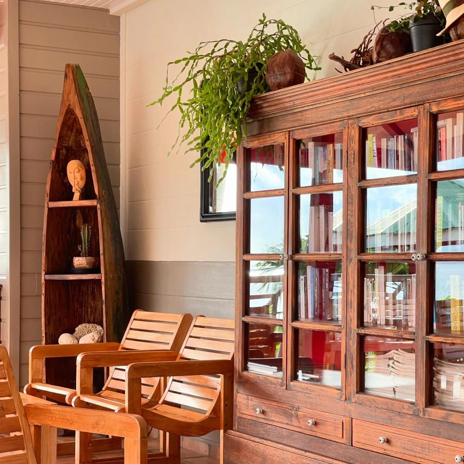 Communal lounge/ TV room in Le Rayon Vert - Hôtel & Restaurant VUE SUR MER