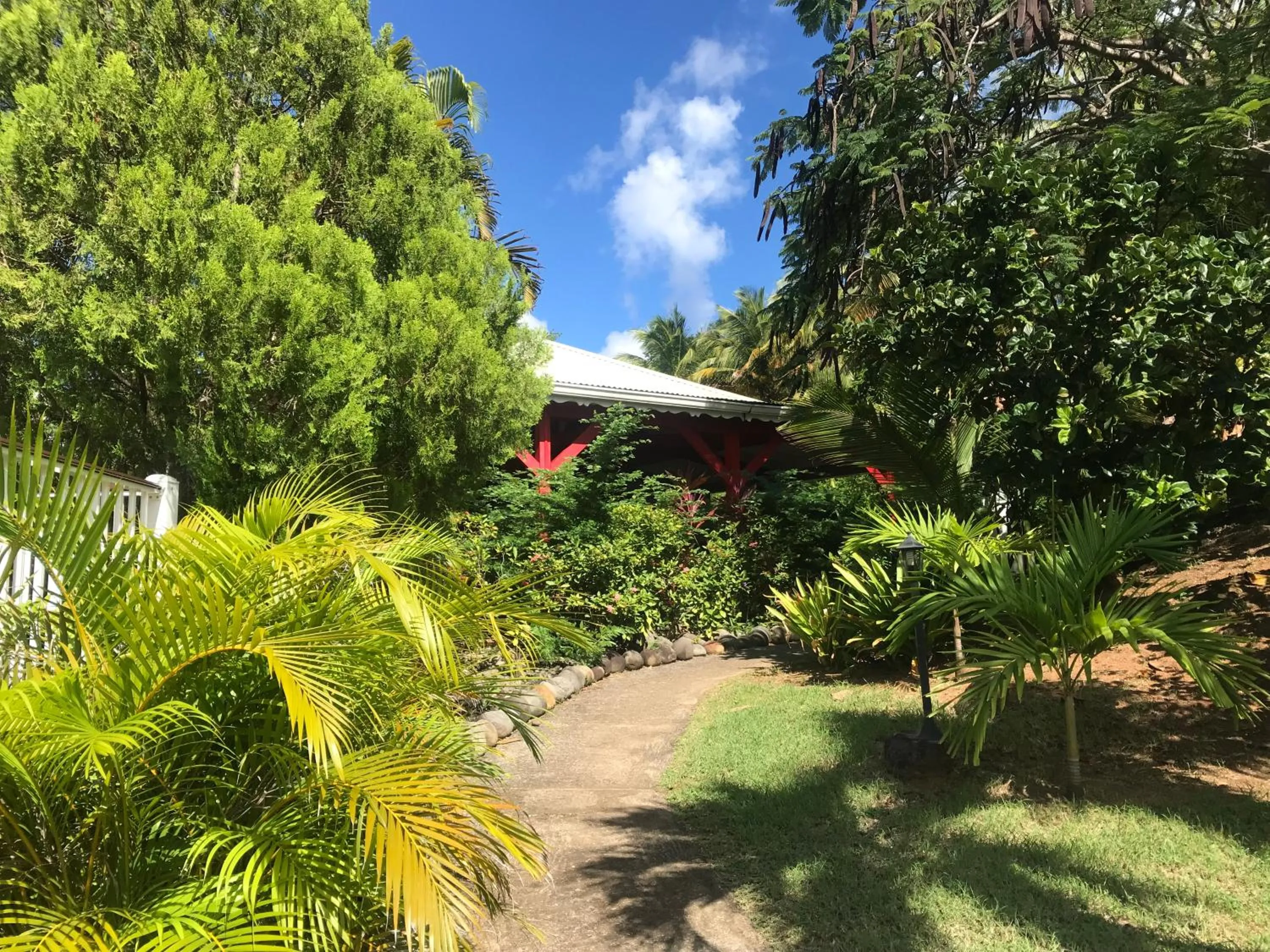 Garden in Le Rayon Vert - Hôtel & Restaurant VUE SUR MER