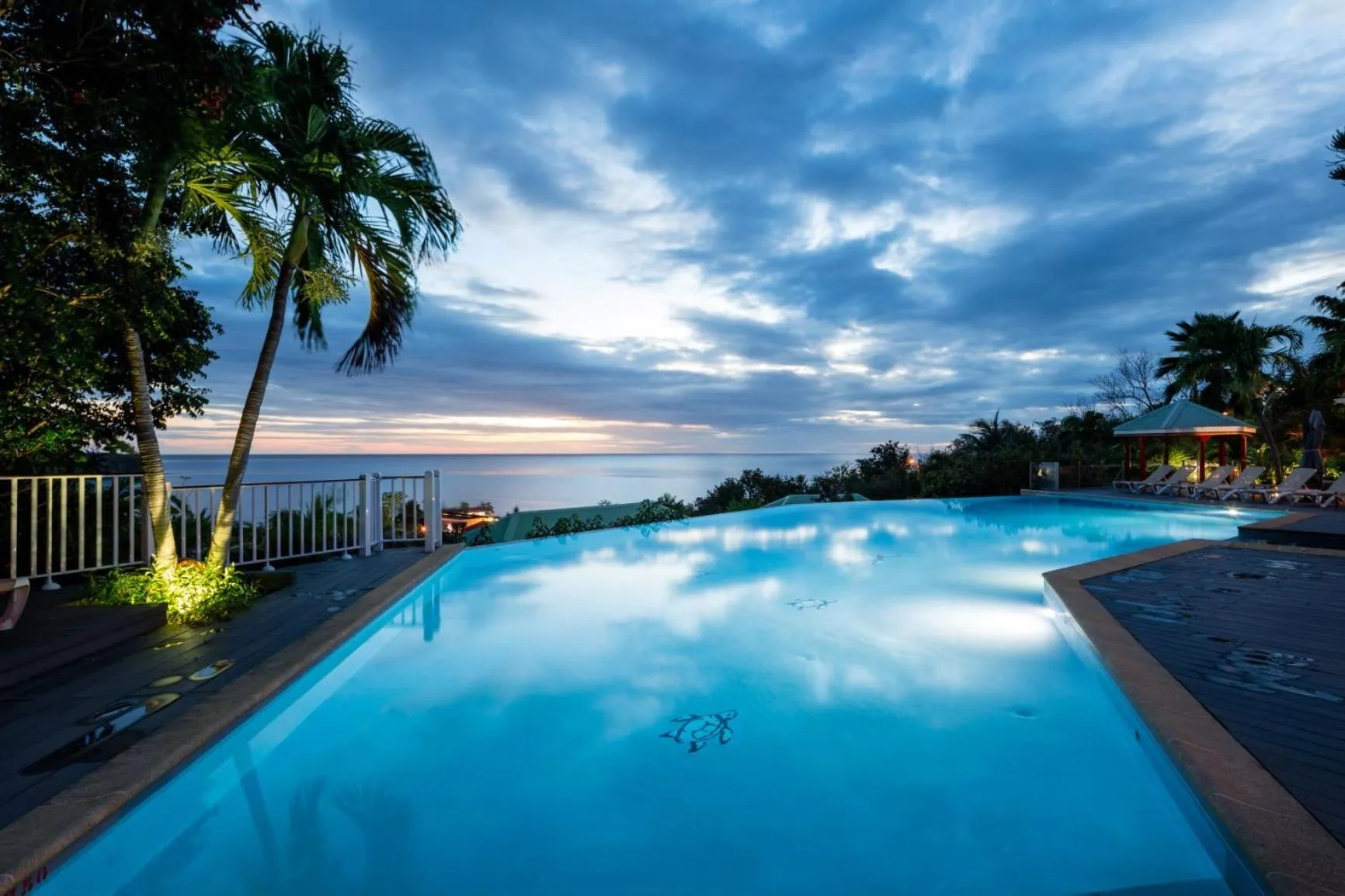 Balcony/Terrace in Le Rayon Vert - Hôtel & Restaurant VUE SUR MER