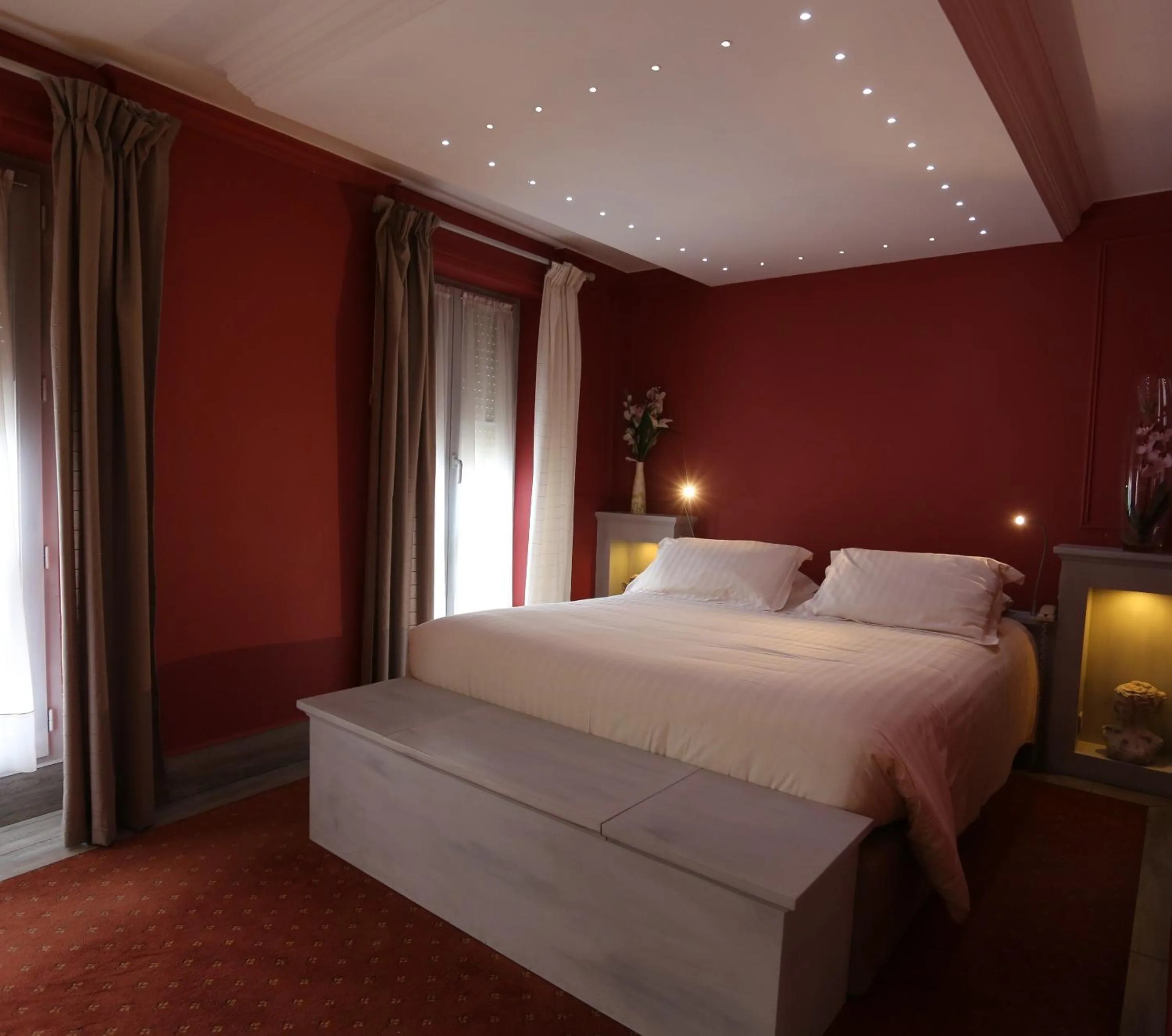Superior Double Room in L'Hôtel Le Cheval Noir