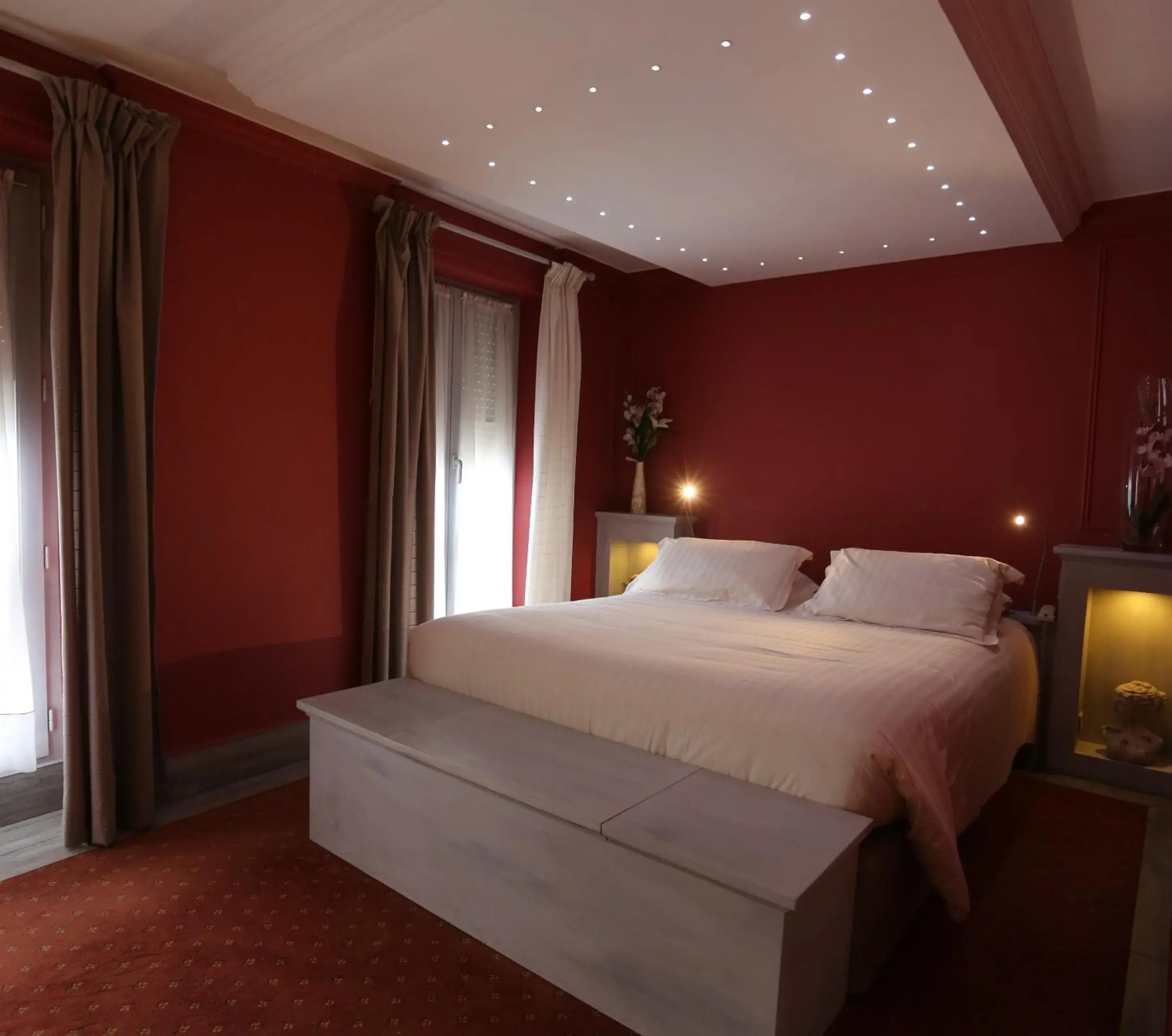 Superior Double Room in L'Hôtel Le Cheval Noir Superior Double Room in L'Hôtel Le Cheval Noir