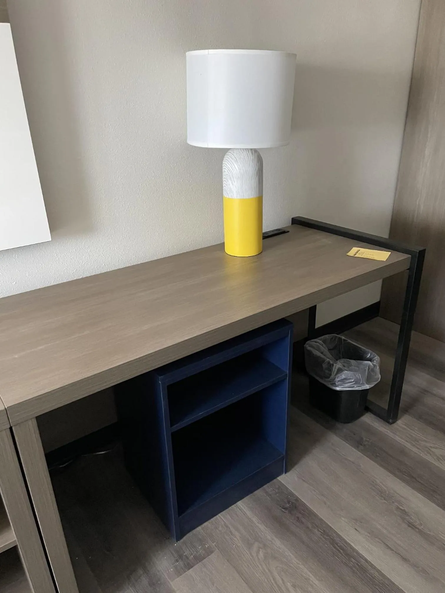 Seating area in Dakota Inn