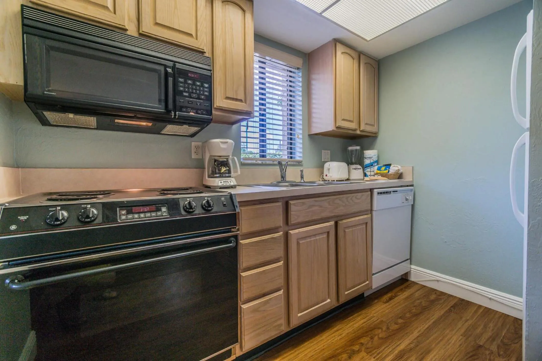 Kitchen or kitchenette in Lehigh Resort Club