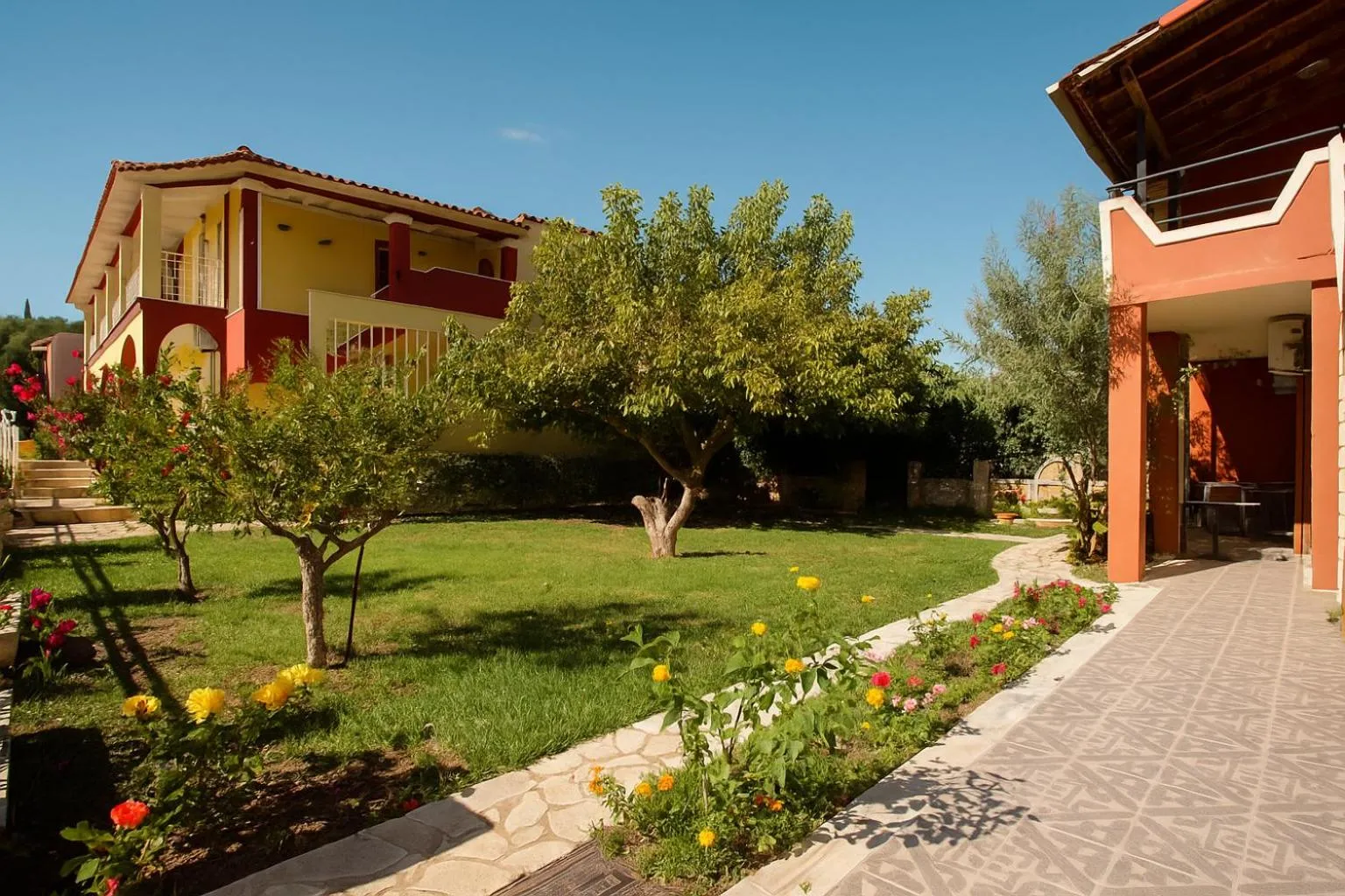 Solena Studios Kavos