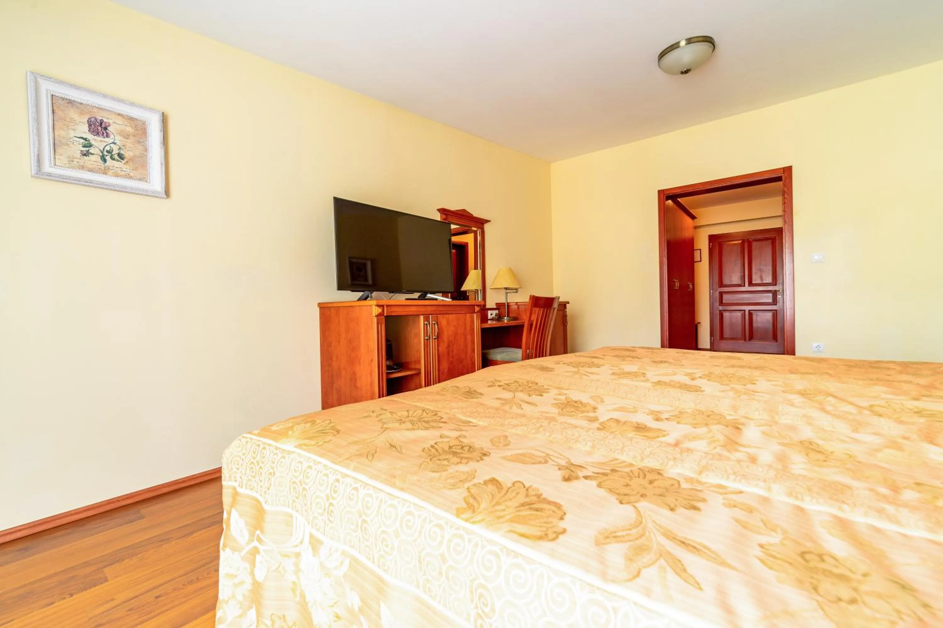 Bed in Pannon Hotel Bejelentkezés 20 óráig, Check-in until 20 o'clock, Einchecken bis 20 Uhr
