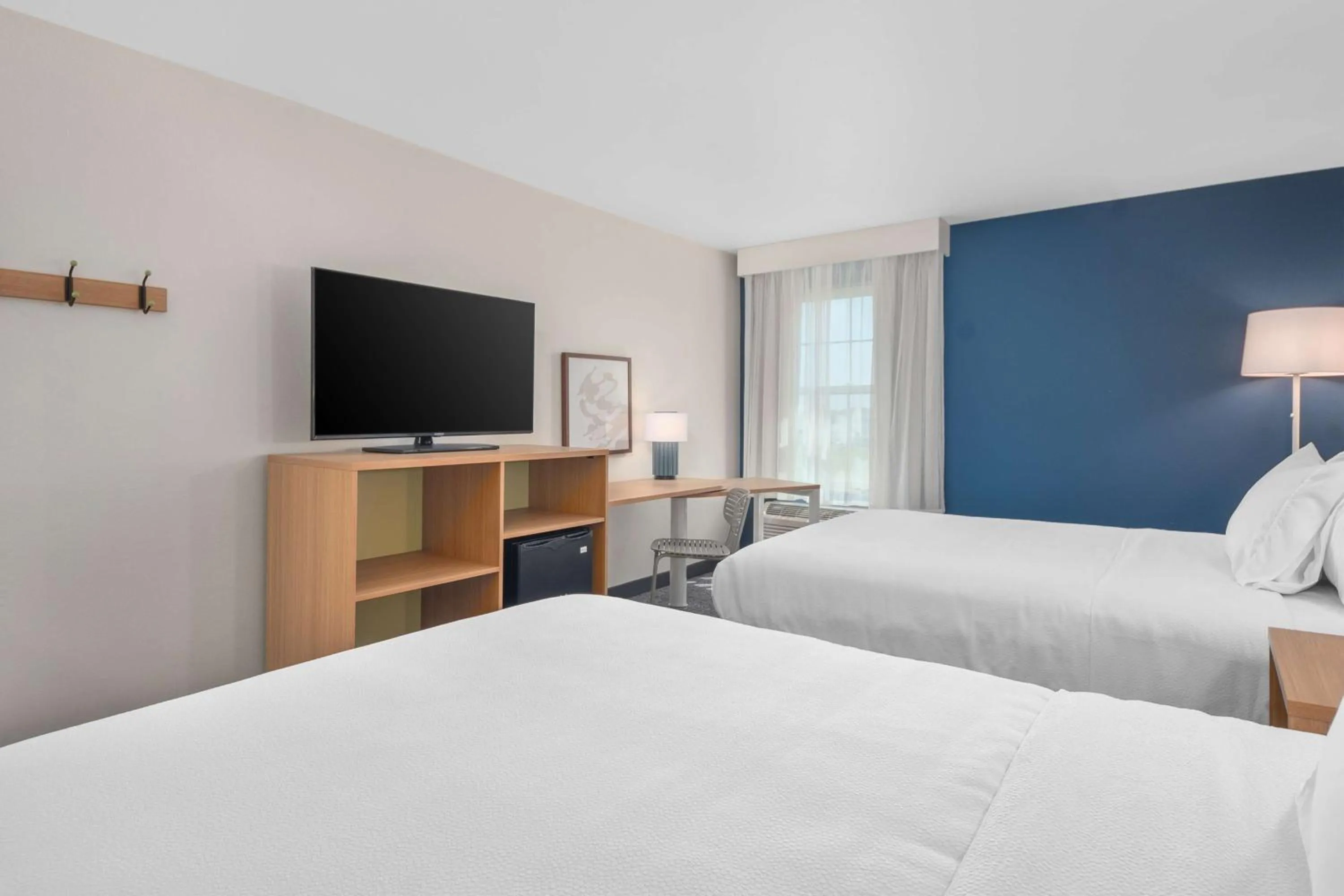 Bed in Sierra Inn Minot