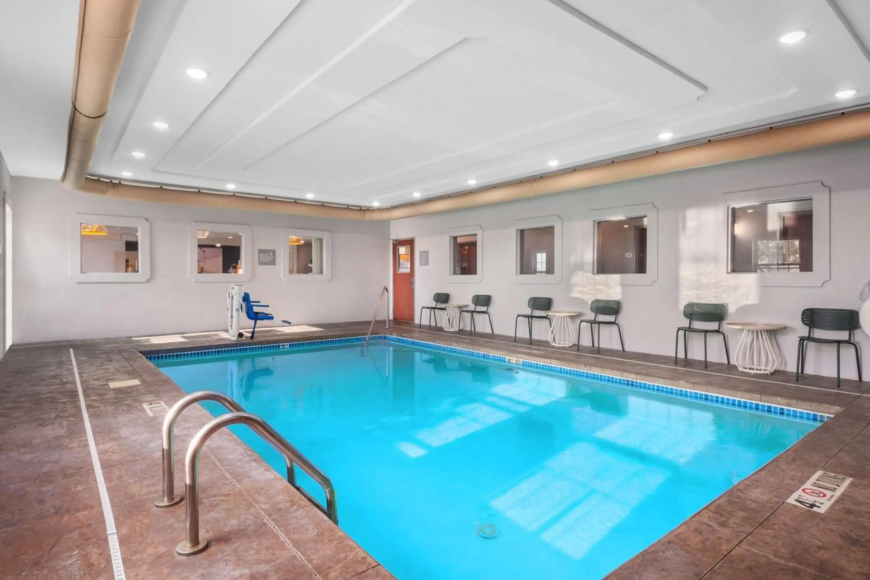 Pool view in Spark by Hilton Minot Pool view in Spark by Hilton Minot