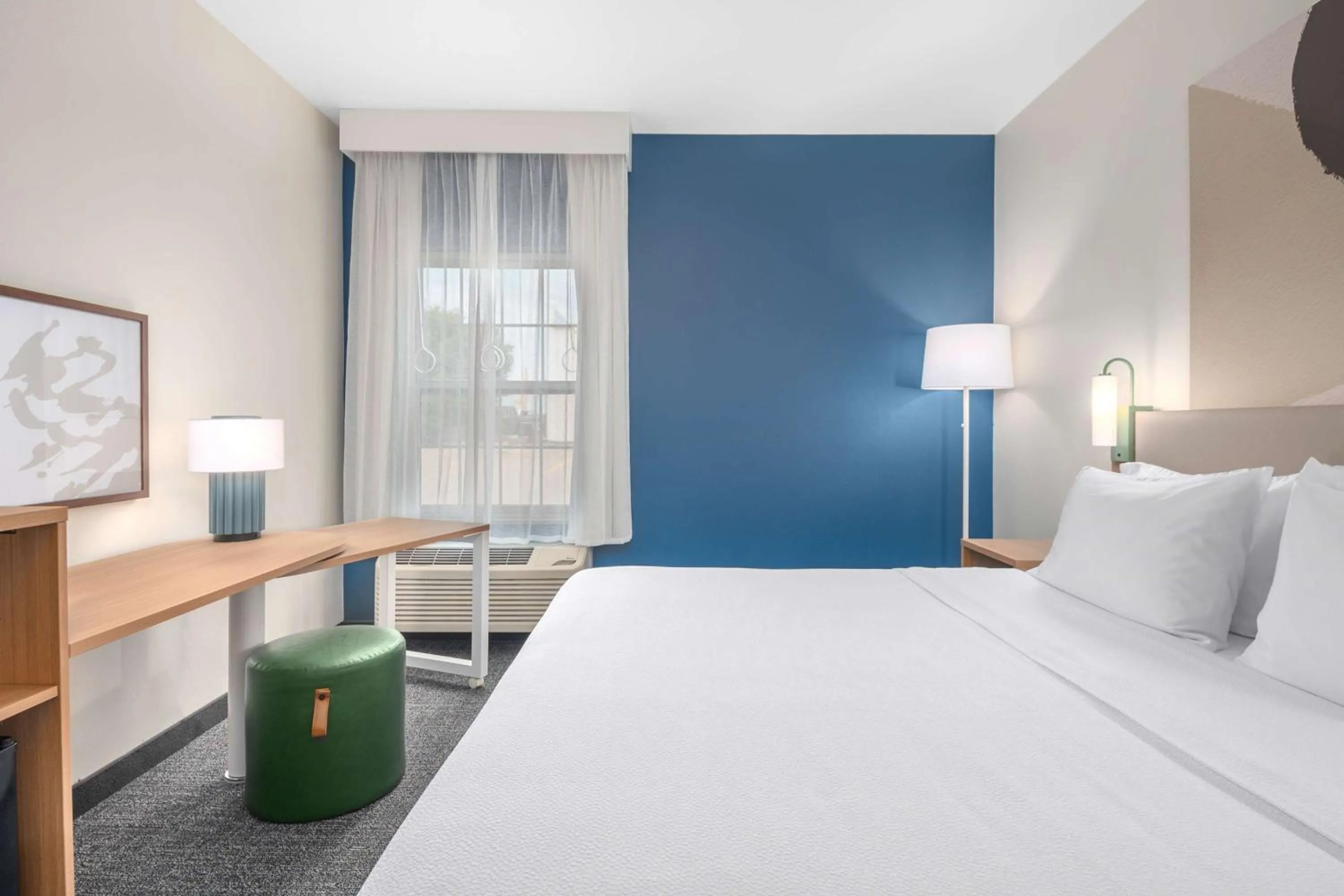 Bed in Sierra Inn Minot