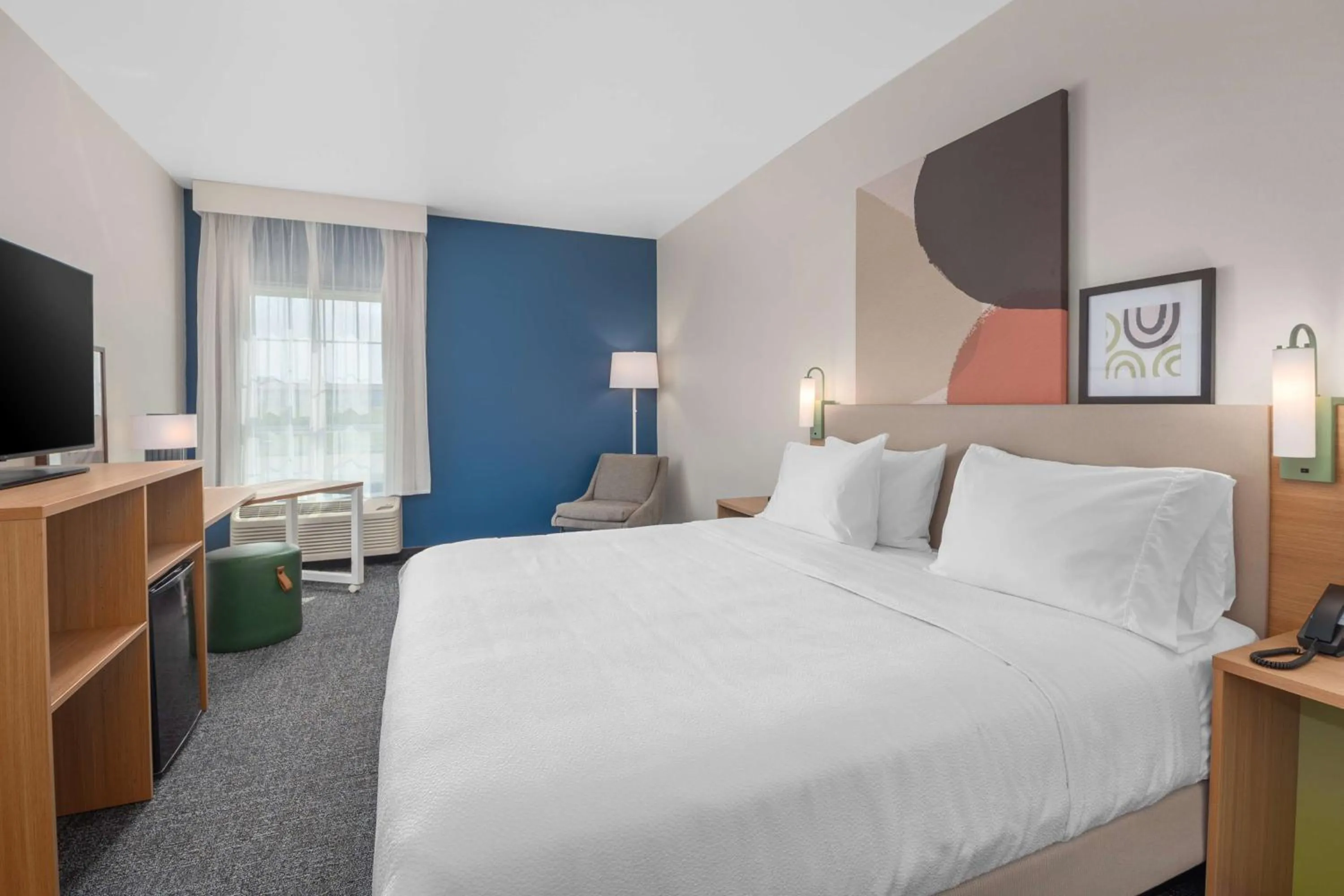 Bed in Sierra Inn Minot