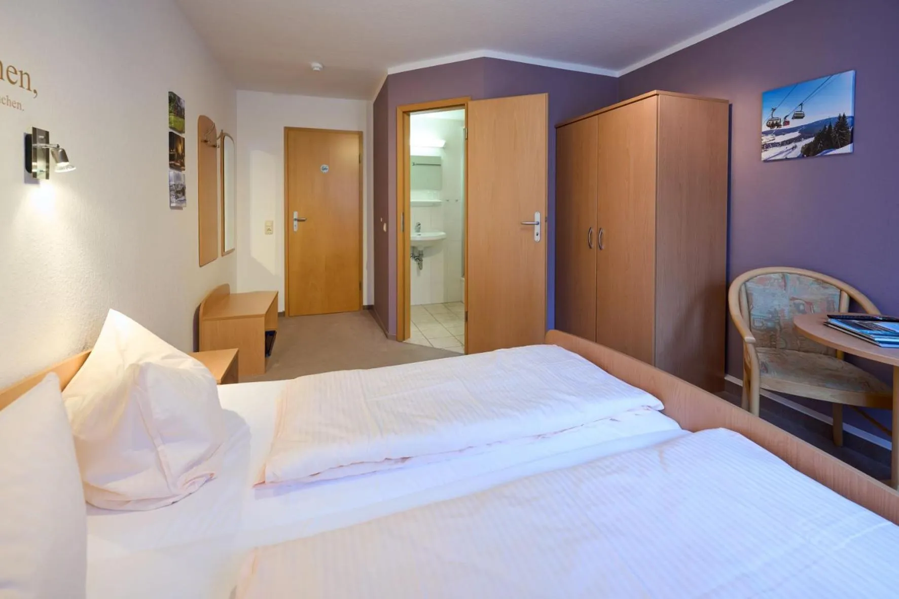 Photo of the whole room, Bed in Hotel Vierenstraße