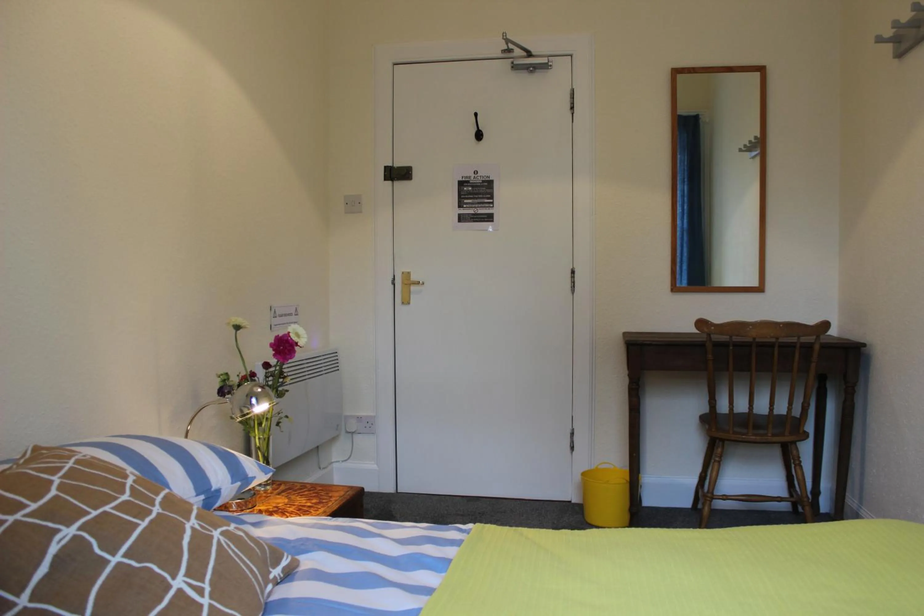 Bedroom in William Wallace Hotel