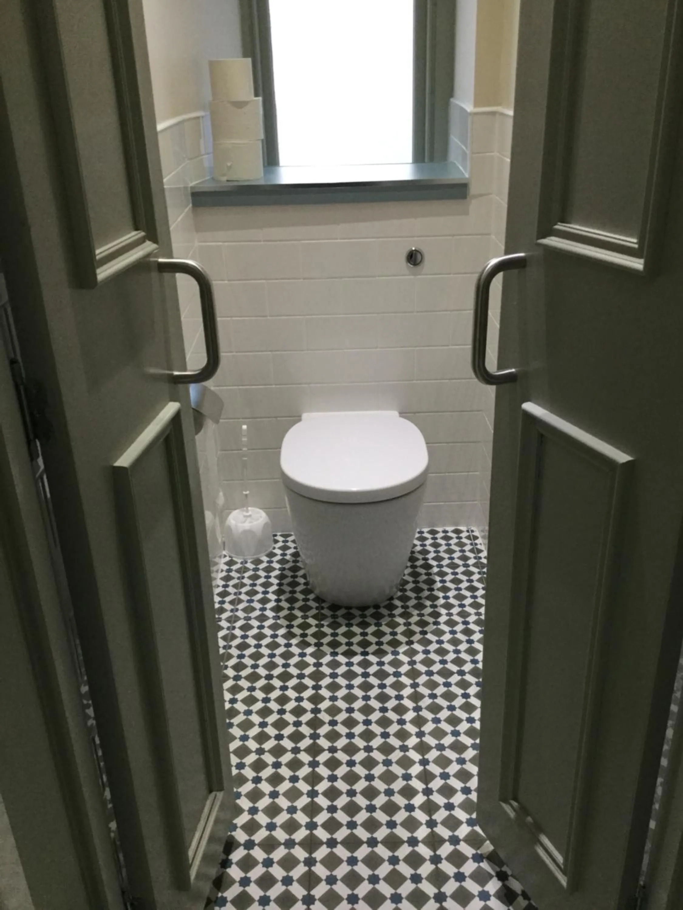 Bathroom in William Wallace Hotel