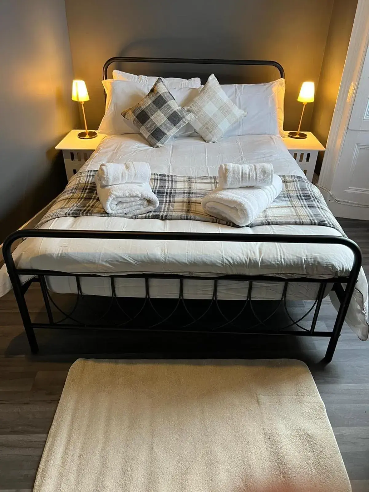 Double Room with Shared Bathroom in William Wallace Hotel Double Room with Shared Bathroom in William Wallace Hotel