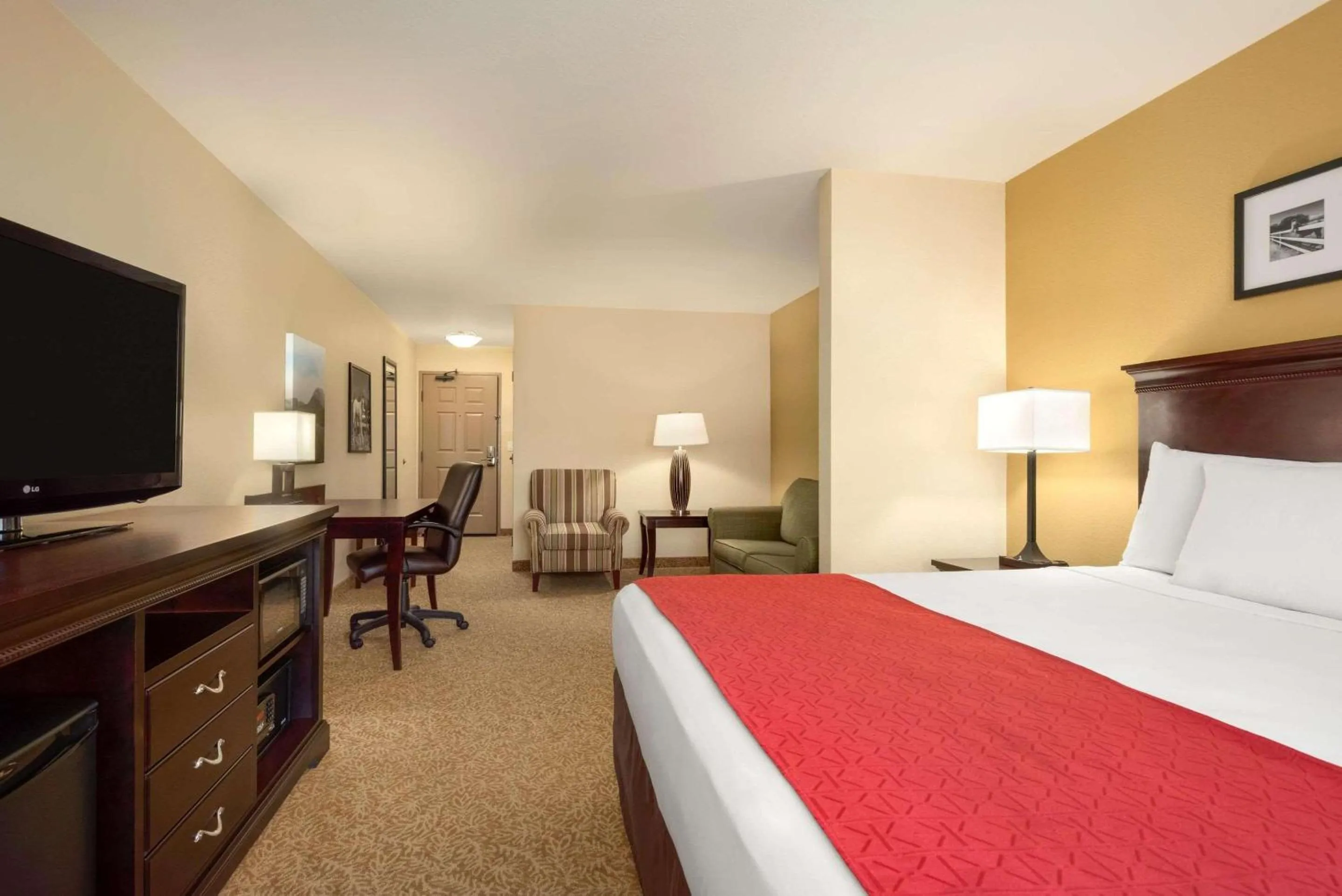 Bedroom, Bed in Country Inn & Suites by Radisson, Minot, ND