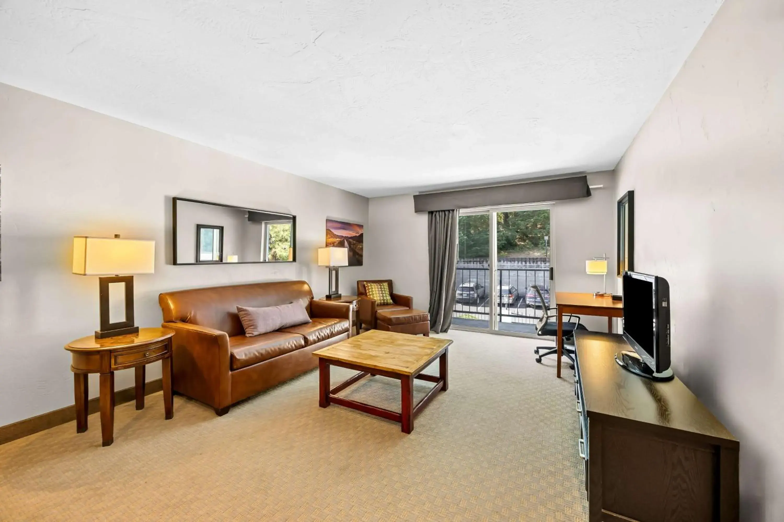 Bedroom in Best Western Inn at the Rogue Bedroom in Best Western Inn at the Rogue