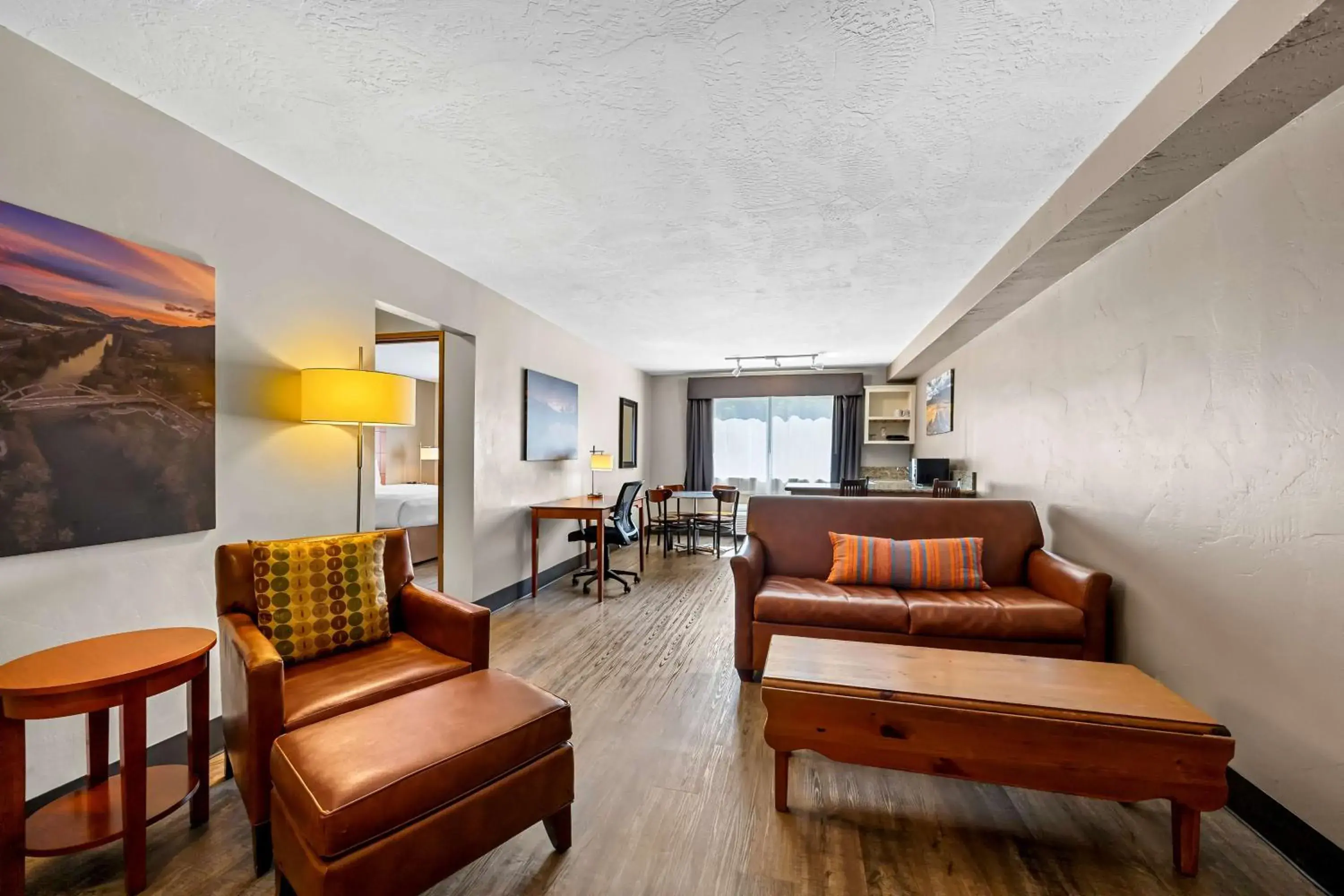 Bedroom in Best Western Inn at the Rogue Bedroom in Best Western Inn at the Rogue